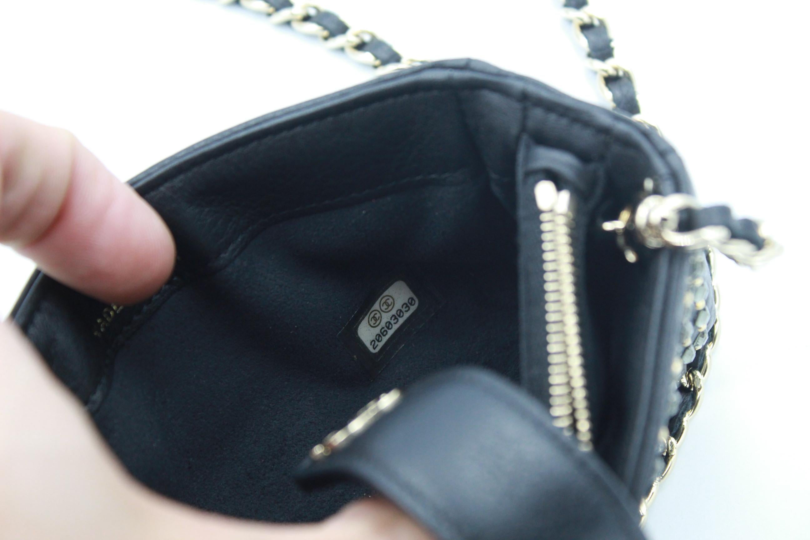 Chanel Nano Bag  Pouch in  Black  Leather with Detachable Chain and Swarovsi In Excellent Condition In Paris, FR
