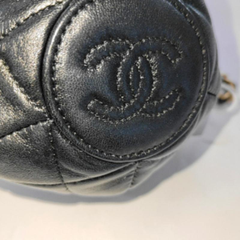 Chanel Nano Bucket Round Clutch Black Lambskin Gold HW Sling Bag For Sale 4