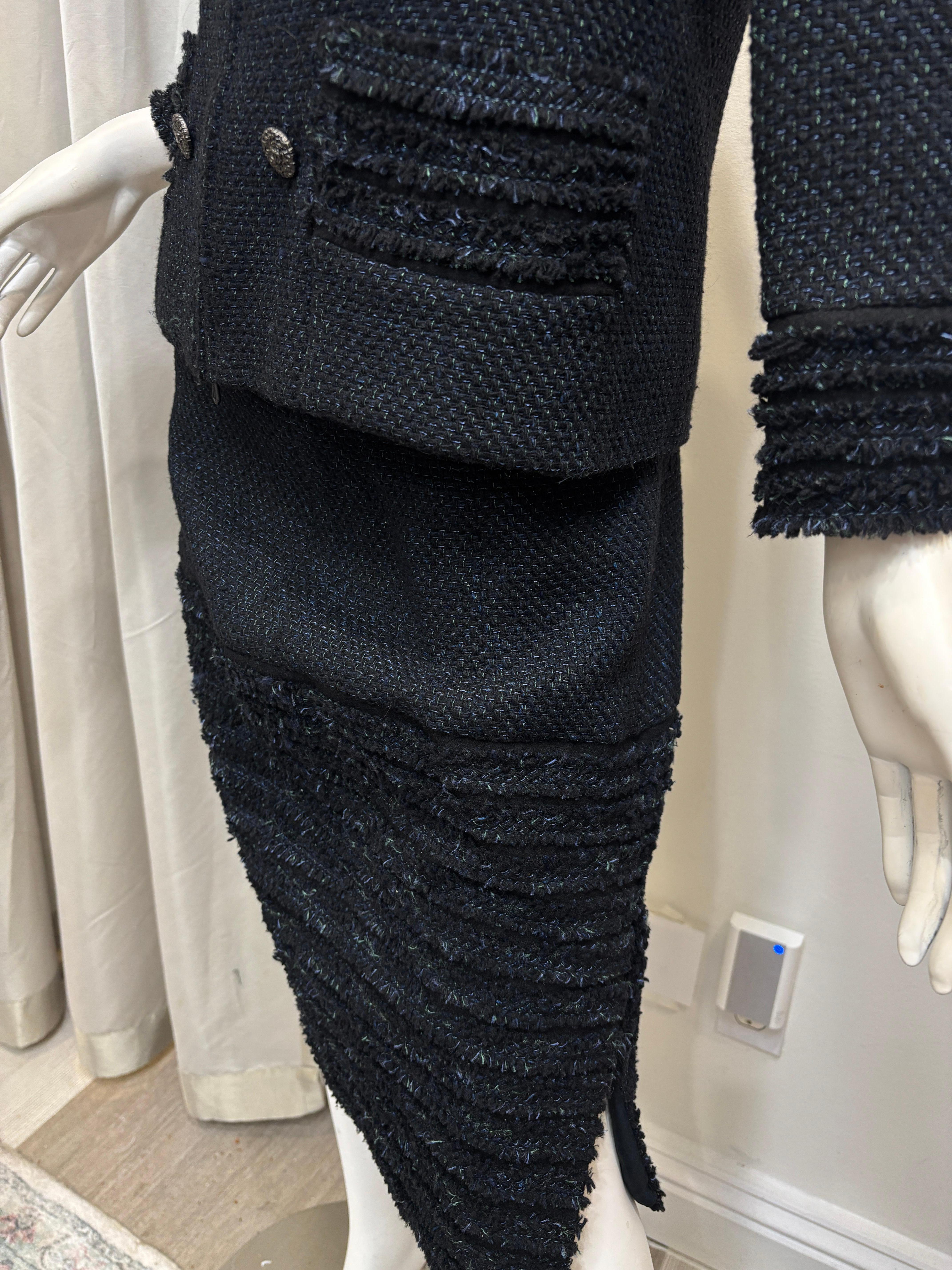 Chanel Navy 2 Piece Suit/Jacket Size 40/Skirt Size 42 For Sale 5