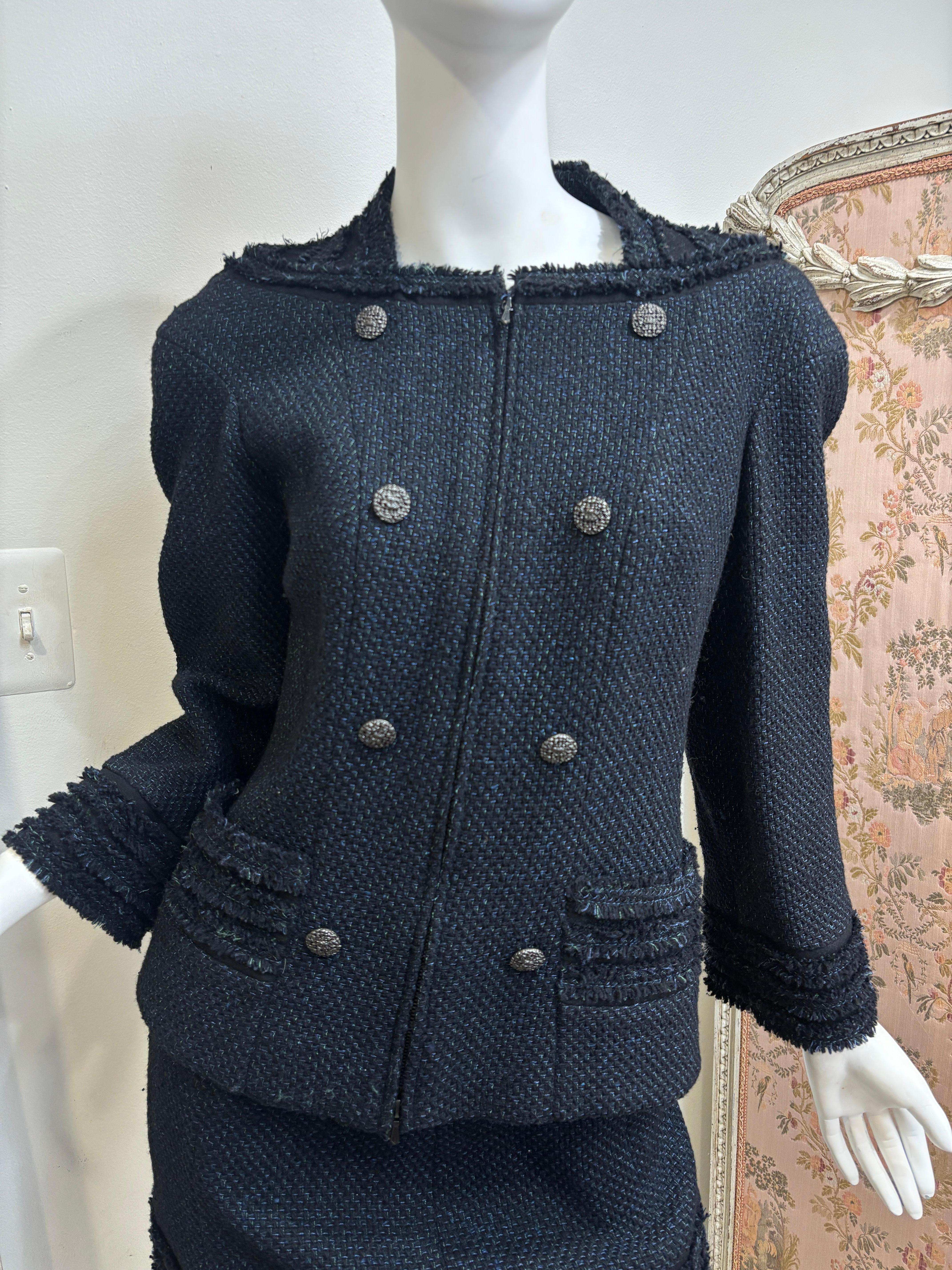 Chanel Navy 2 Piece Suit/Jacket Size 40/Skirt Size 42 For Sale 1