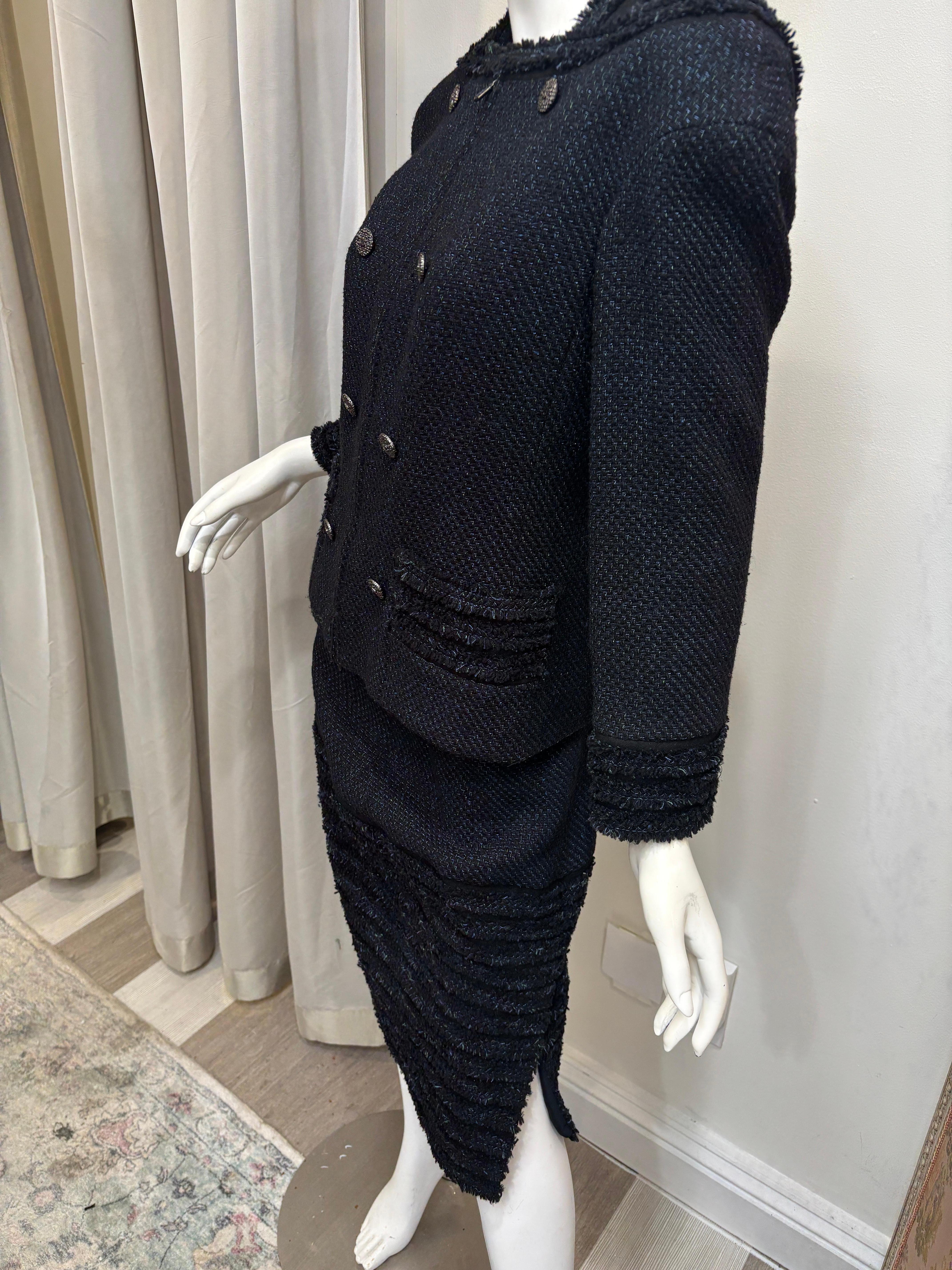 Chanel Navy 2 Piece Suit/Jacket Size 40/Skirt Size 42 For Sale 4