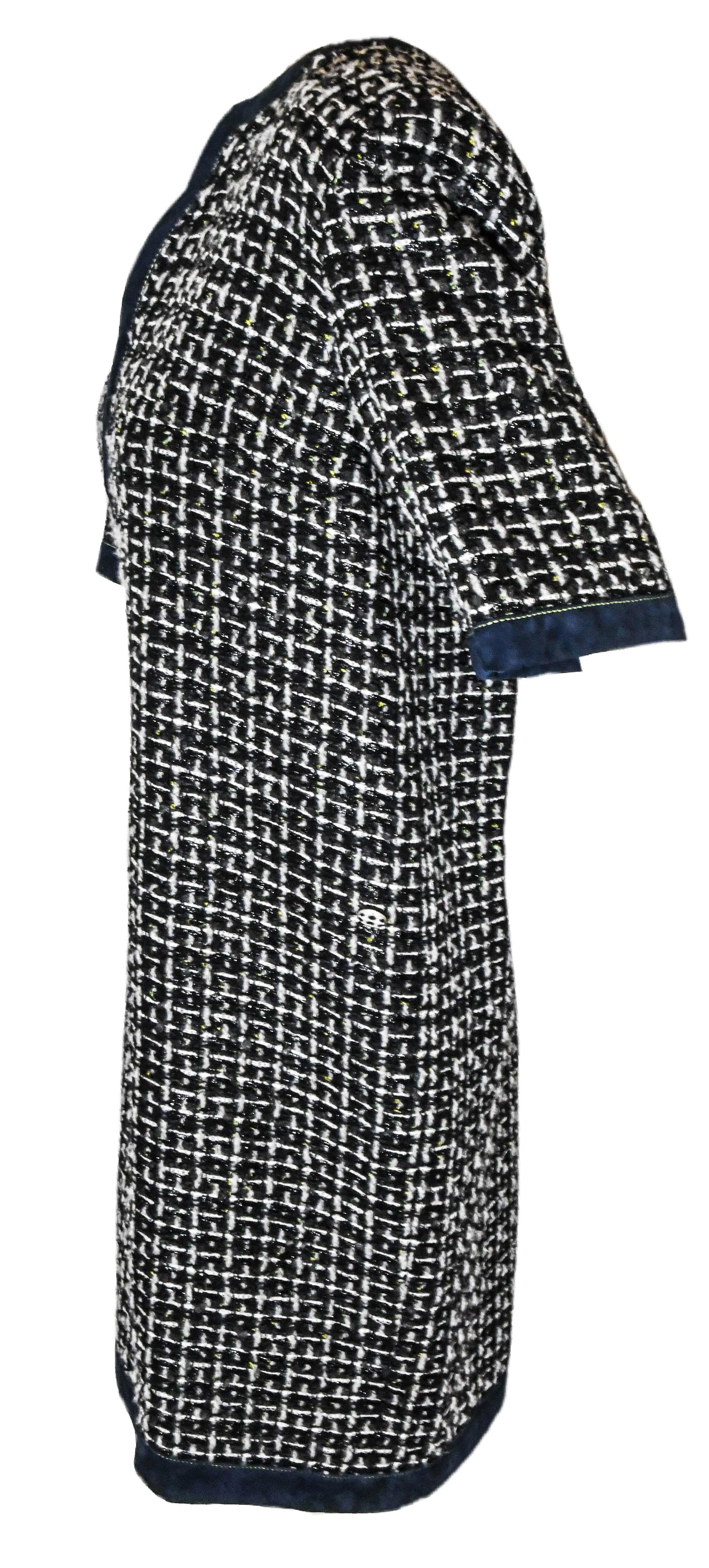 Chanel Navy and White Check Tweed Short Sleeve Dress In Excellent Condition For Sale In Palm Beach, FL