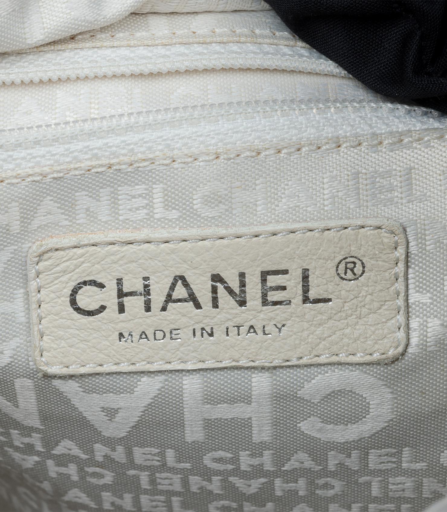 Chanel Navy, Beige Canvas & Black Quilted Lambskin Cruise Timeless Hobo Bag For Sale 4