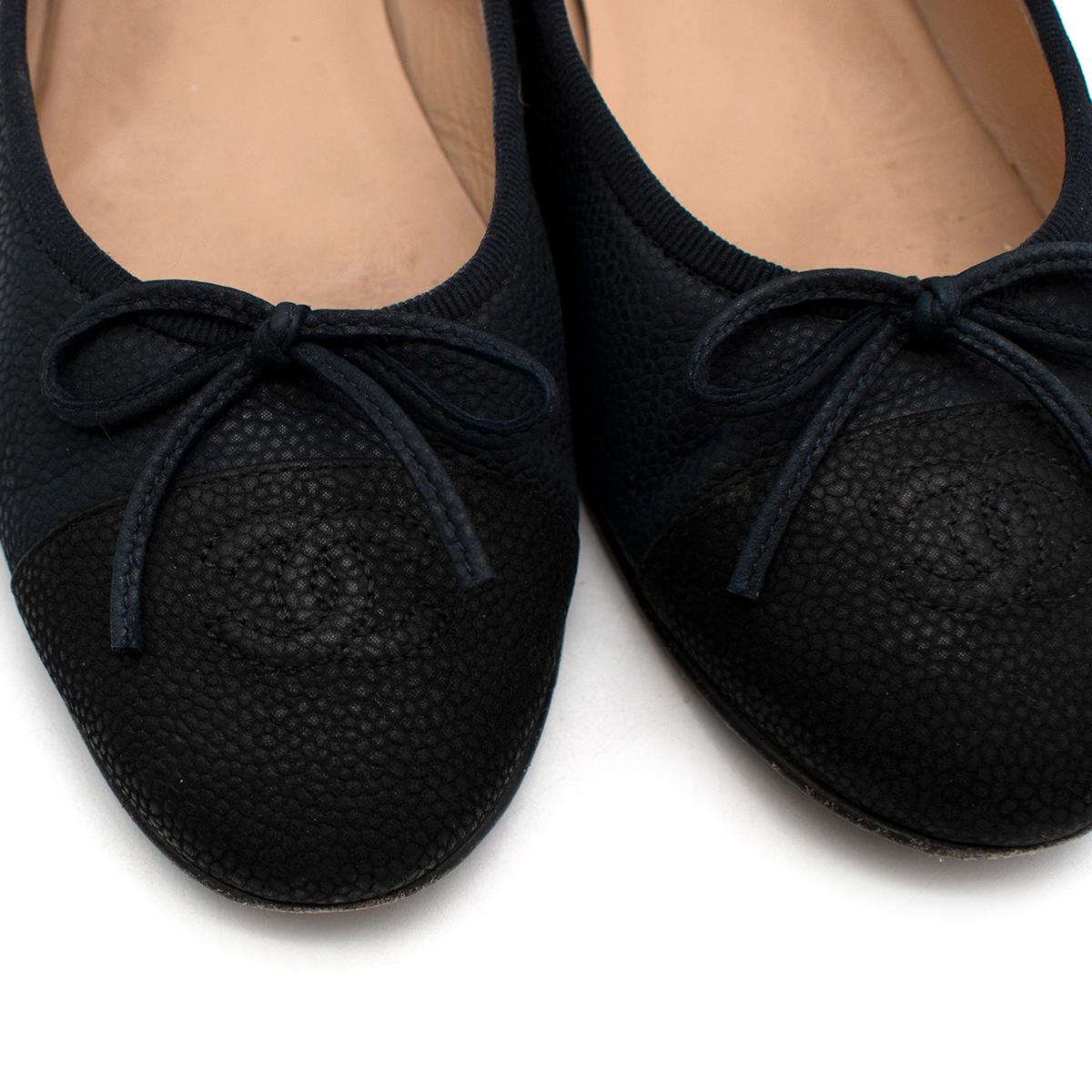 Chanel Navy & Black Caviar Leather Ballerina Flats - Us Size 9.5 In Excellent Condition In London, GB