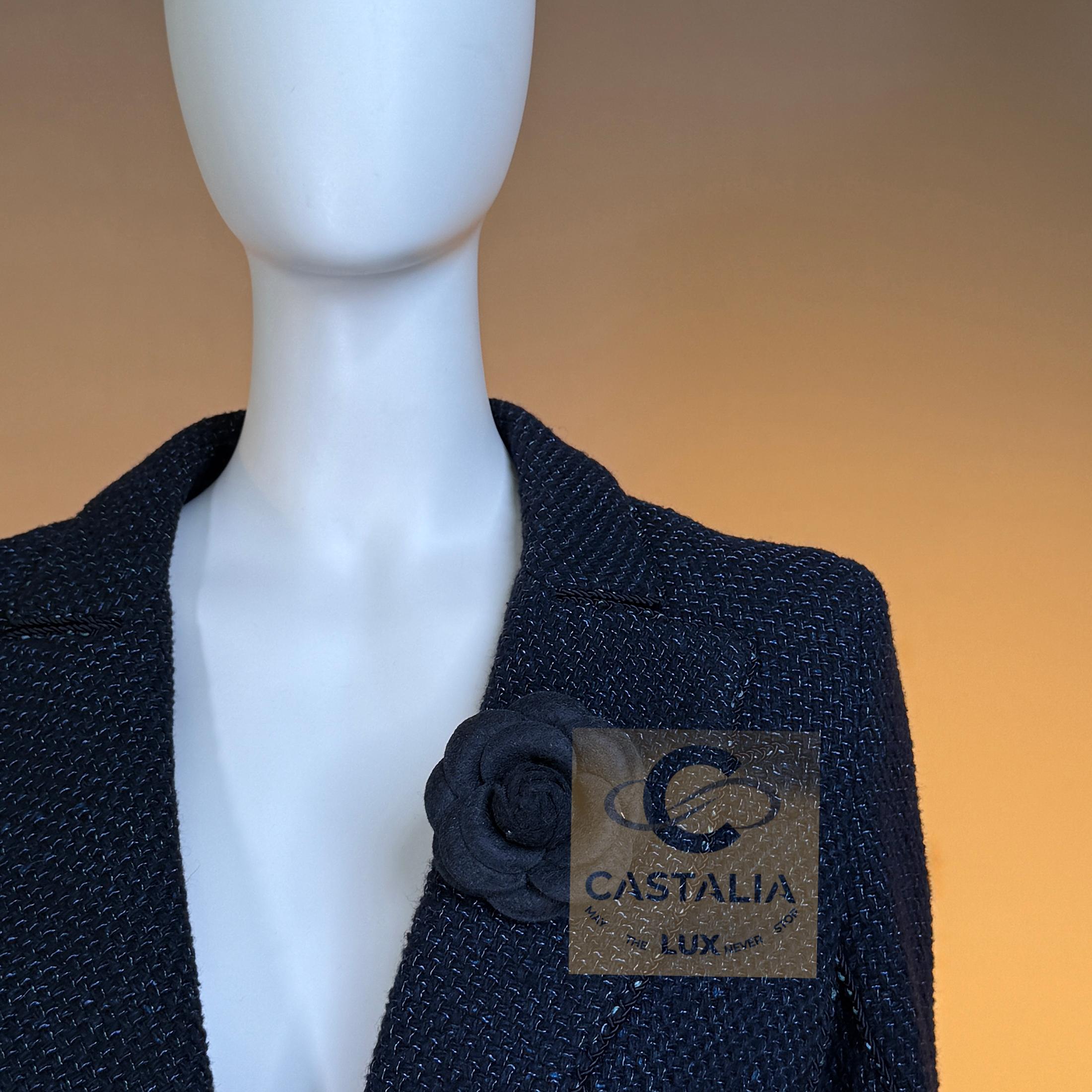 da uomo o donna Chanel Giacca in tweed Lesage nera e blu, 38 FR in vendita