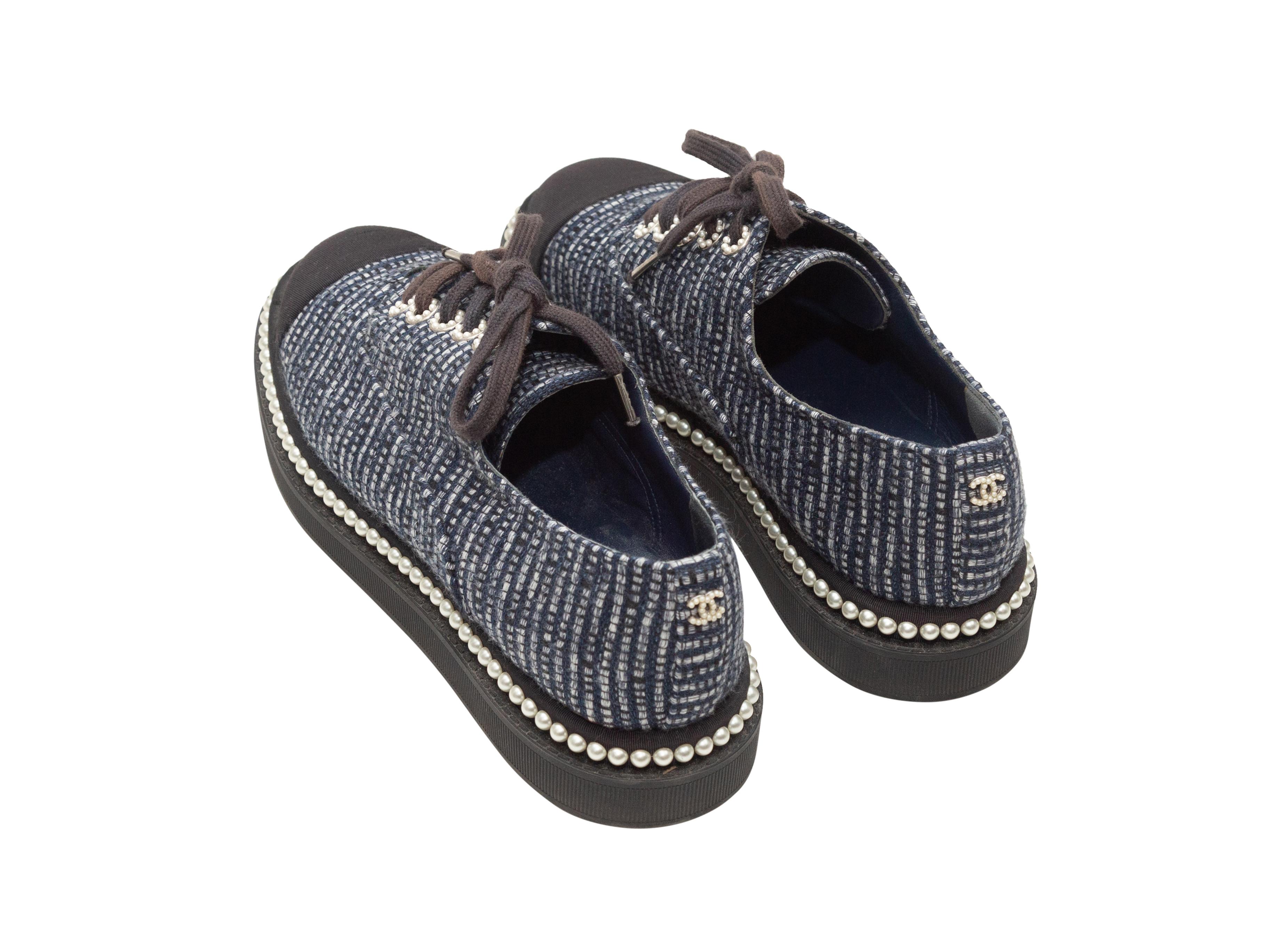 Chanel Navy & Black Tweed & Faux Pearl Sneakers In Good Condition In New York, NY