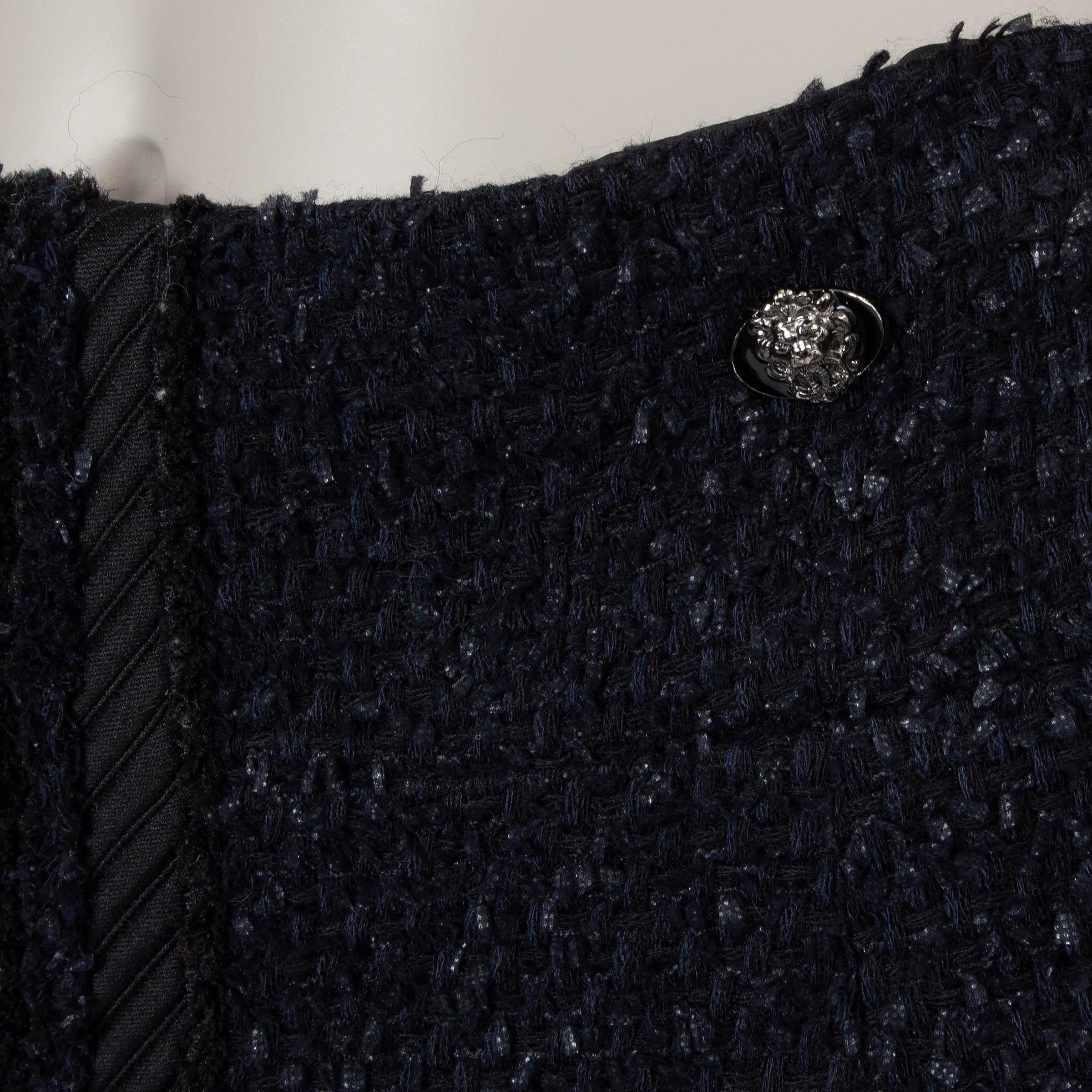 CHANEL navy & black wool 09A BRAID TRIM TWEED Skirt 38 S For Sale 1
