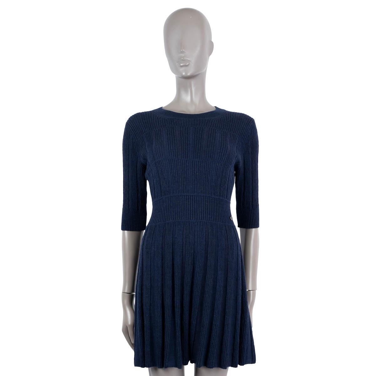 Black CHANEL navy blue alpaca & wool 2018 18B TEXTURED KNIT Dress 36 XS For Sale