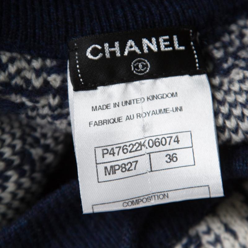 Chanel Navy Blue and White Cashmere Chunky Jacquard Knit Jogger Pants S In Good Condition In Dubai, Al Qouz 2