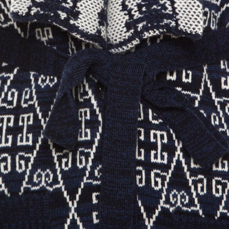 Chanel Navy Blue and White Patterned Knit Cashmere Belted Cardigan M In Good Condition In Dubai, Al Qouz 2