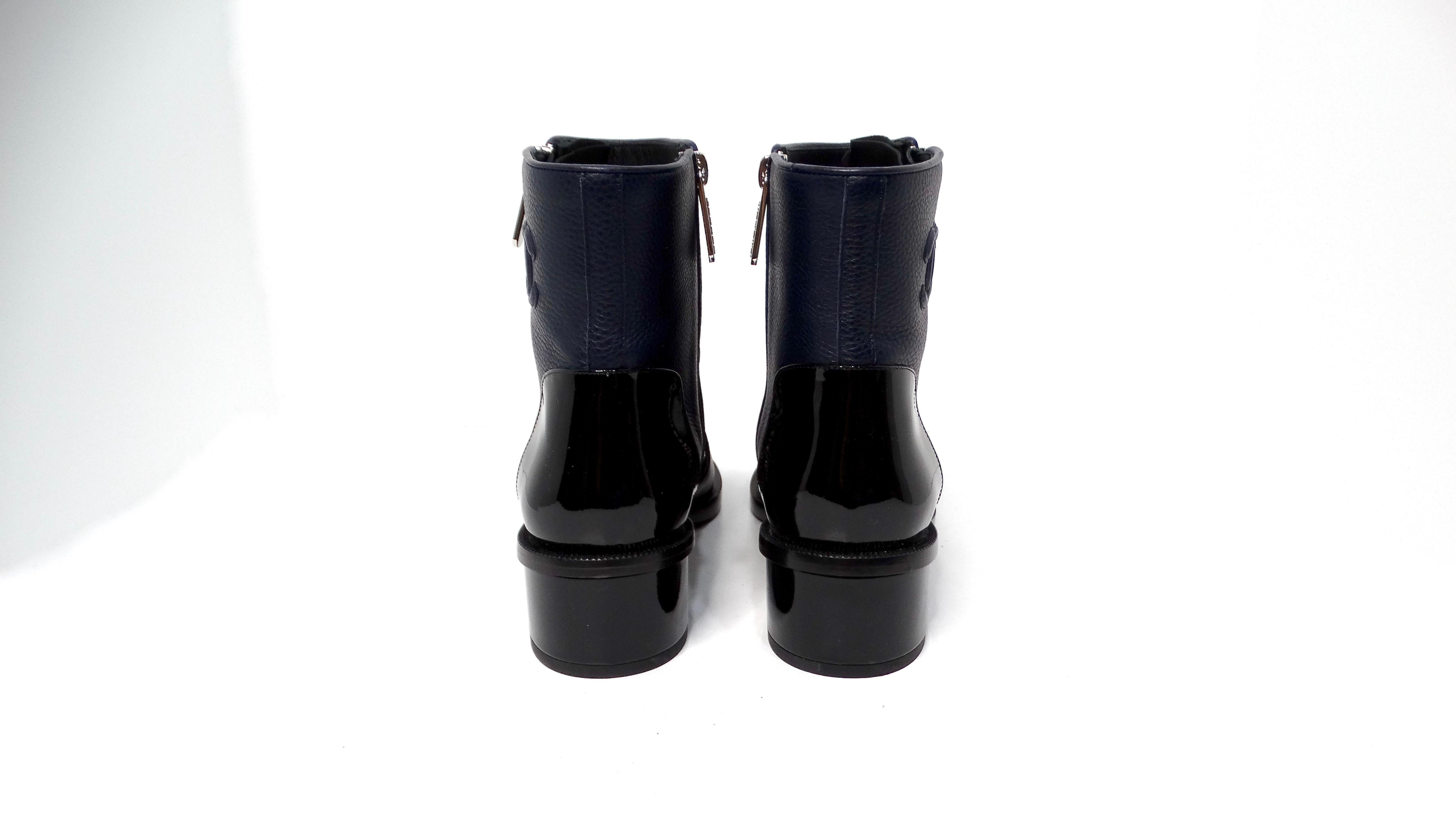 Chanel Navy Blue & Black Leather Interlocking CC Logo Ankle Boots For Sale 3