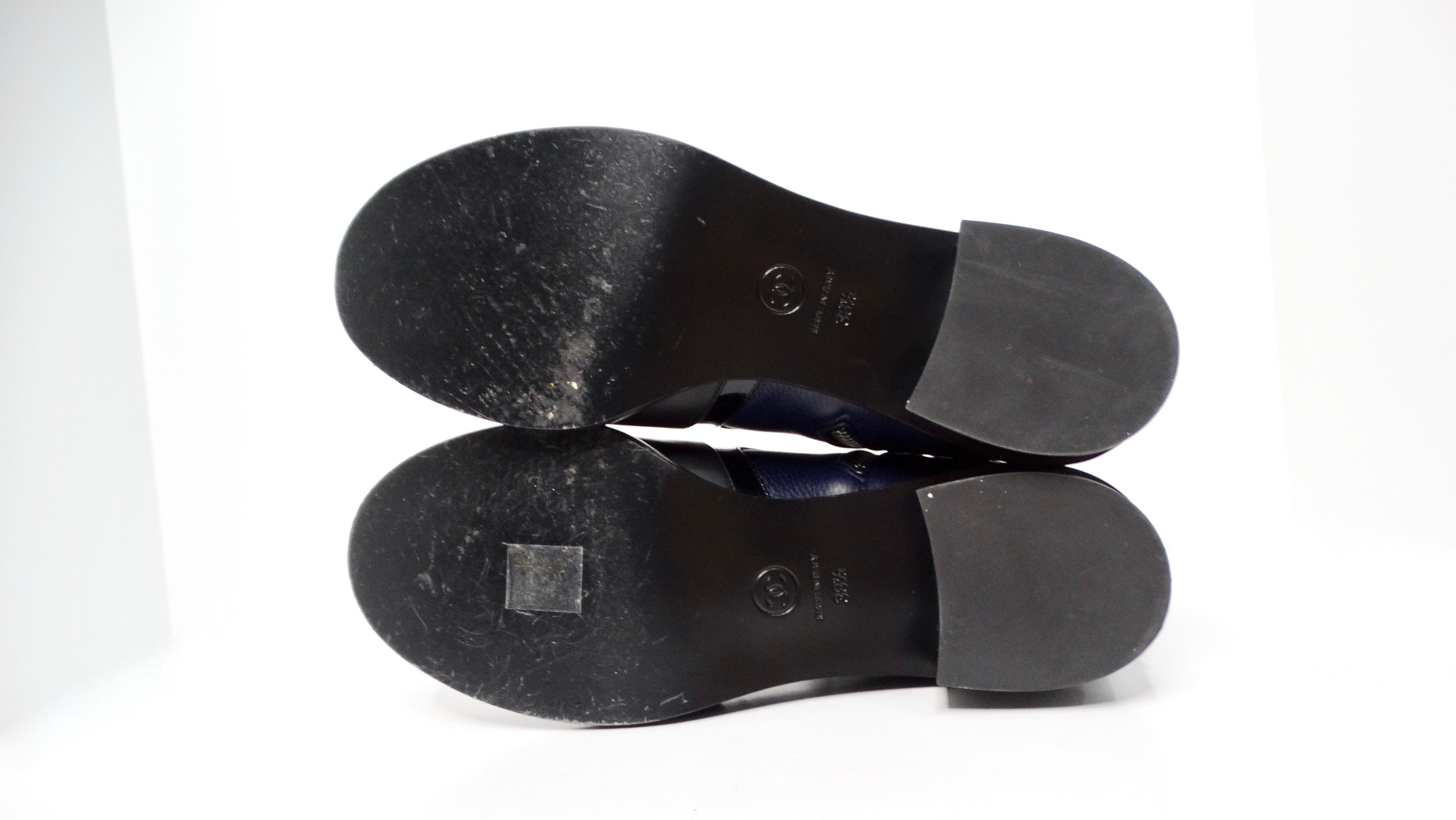 Chanel Navy Blue & Black Leather Interlocking CC Logo Ankle Boots For Sale 5