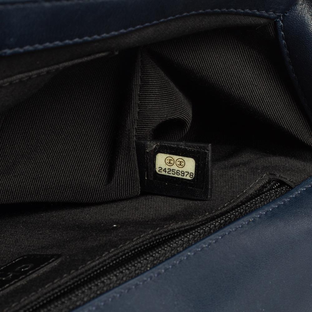 Chanel Navy Blue/Black Leather New Medium Boy Flap Bag In Good Condition In Dubai, Al Qouz 2
