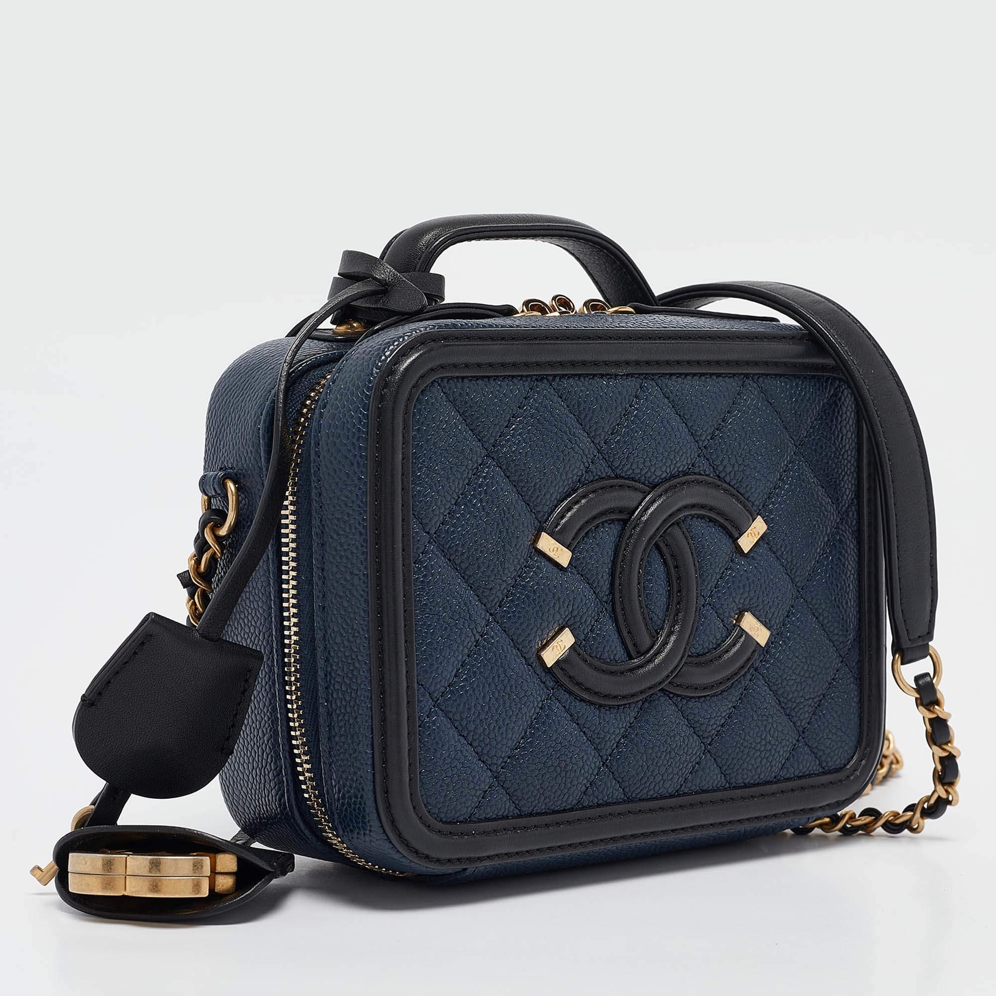 Chanel Navy Blue/Black Quilted Caviar Leather Small CC Filigree Vanity Case Bag In Excellent Condition In Dubai, Al Qouz 2
