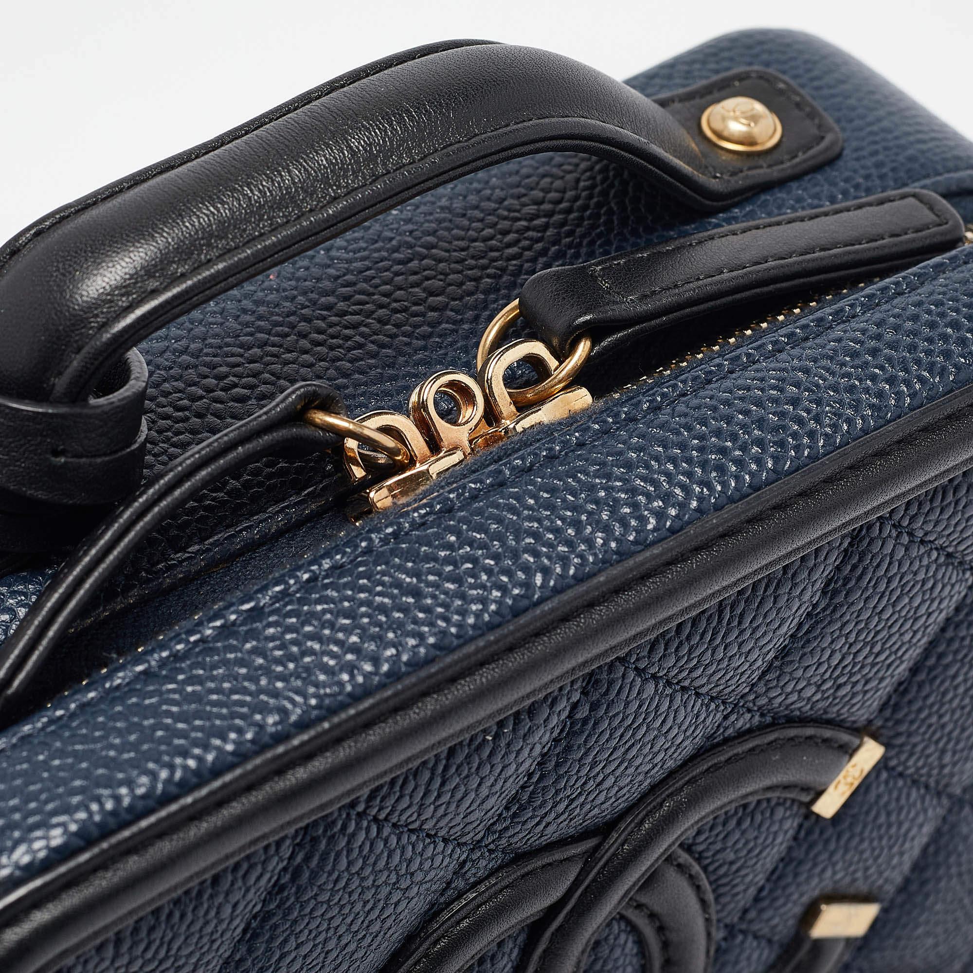 Chanel Navy Blue/Black Quilted Caviar Leather Small CC Filigree Vanity Case Bag 3