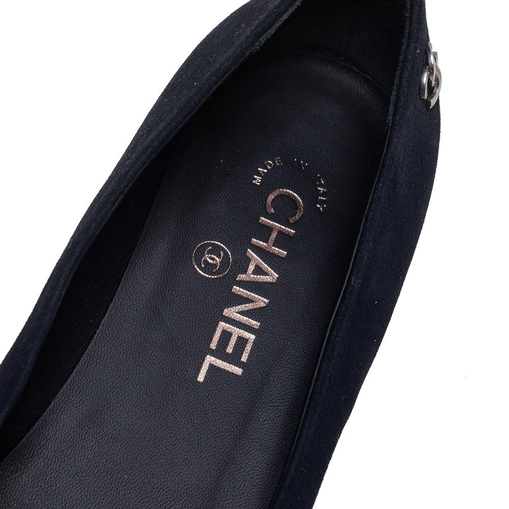 Women's Chanel Navy Blue/Black Suede and Patent Leather CC Cap Toe Ballet Flats Size 38