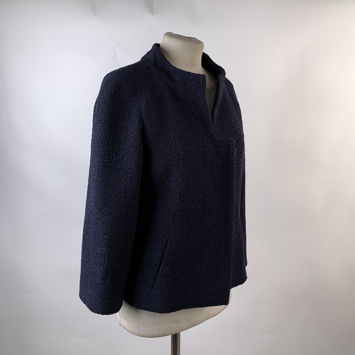Chanel Navy Blue Bouclé Round Neck Blazer Jacket Size 34 In Excellent Condition In Rome, Rome