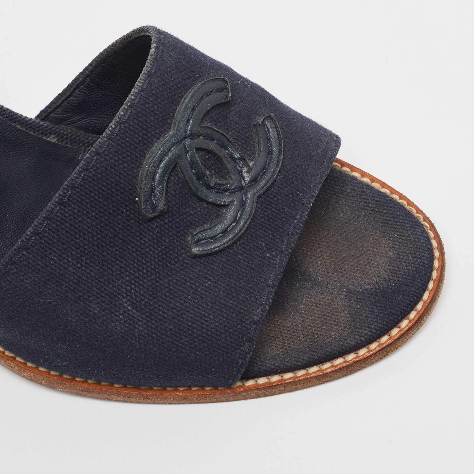 Chanel Navy Blue Canvas CC Wedge Slide Size 37.5 For Sale 2