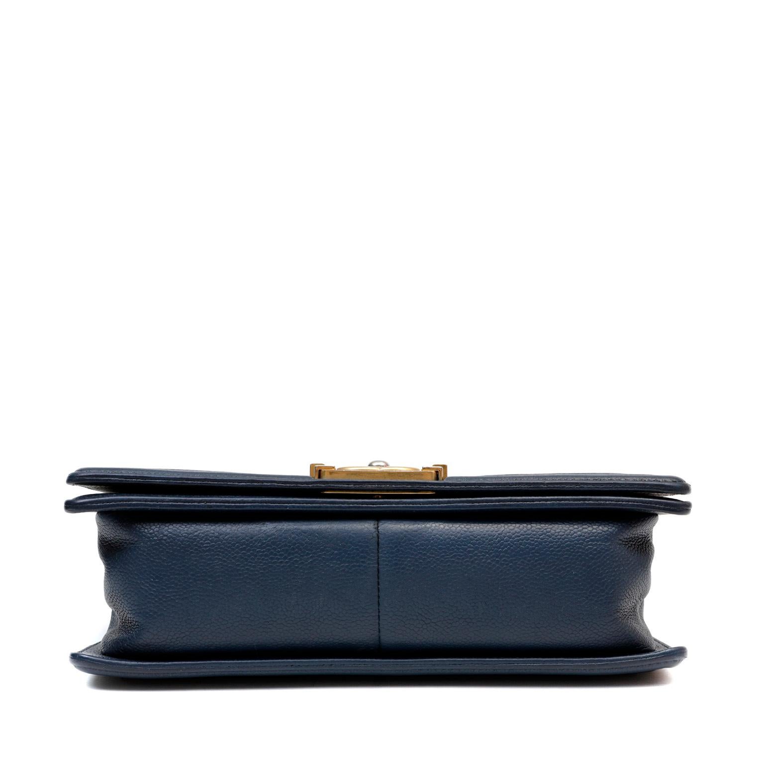 chanel boy bag navy