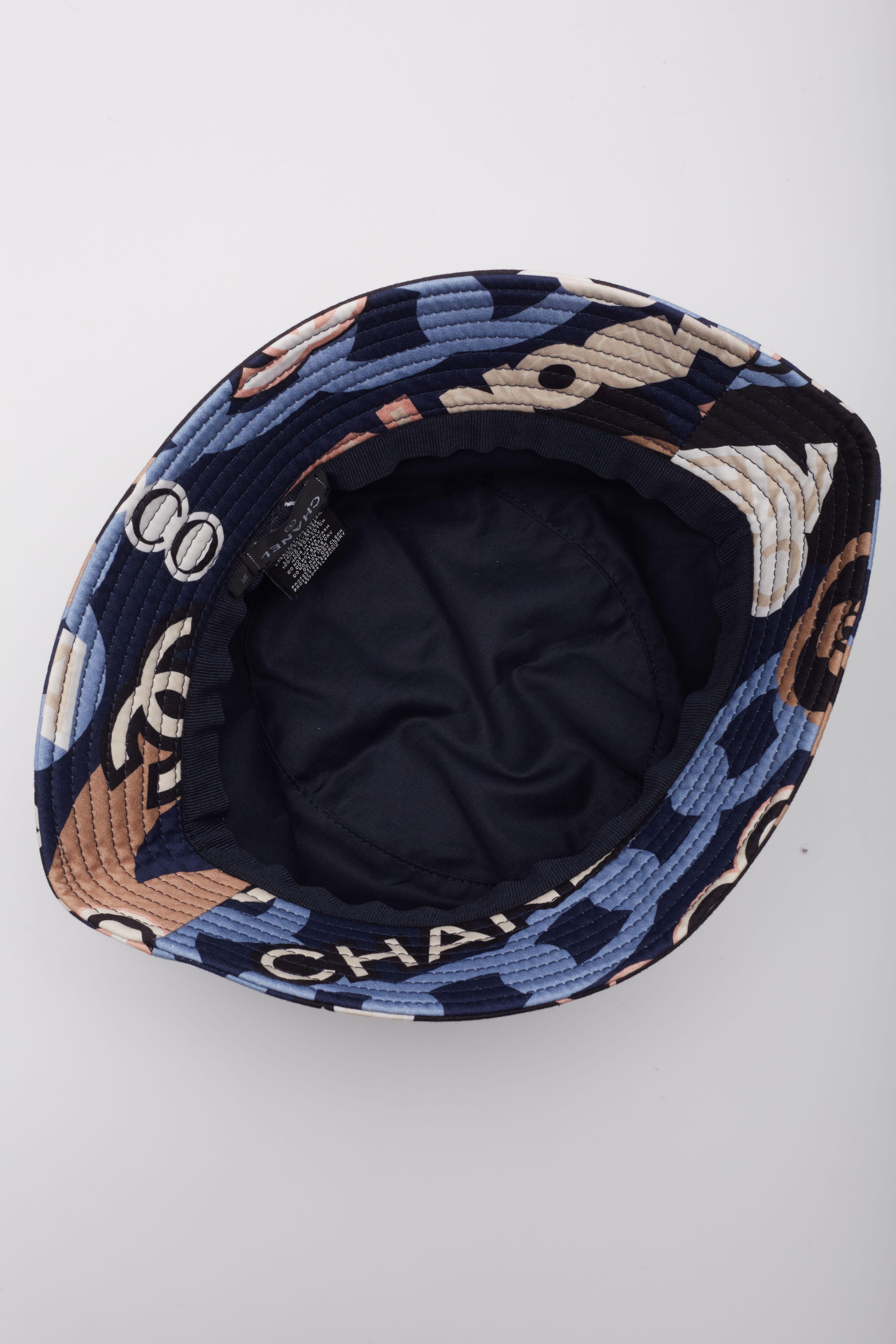 Women's Chanel Navy Blue Cotton CC Printed Bucket Hat For Sale