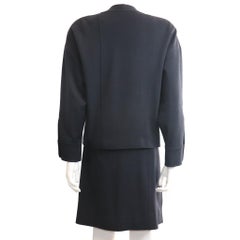 Chanel Chanel Marineblaue Doppelstrickjacke & Rock Set mit Logo-Knöpfen Circa 1990er