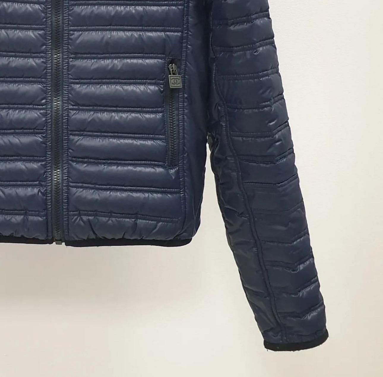CHANEL Navy Blue Down Puffer Jacket For Sale 2