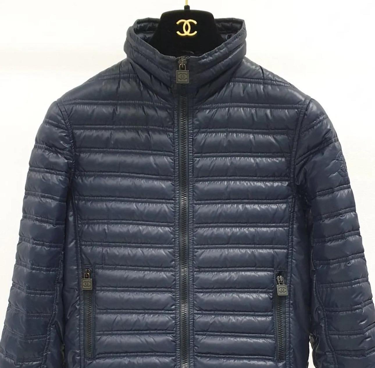 CHANEL Navy Blue Down Puffer Jacket For Sale 3
