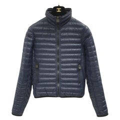 CHANEL Marineblaue Daunen-Pufferjacke