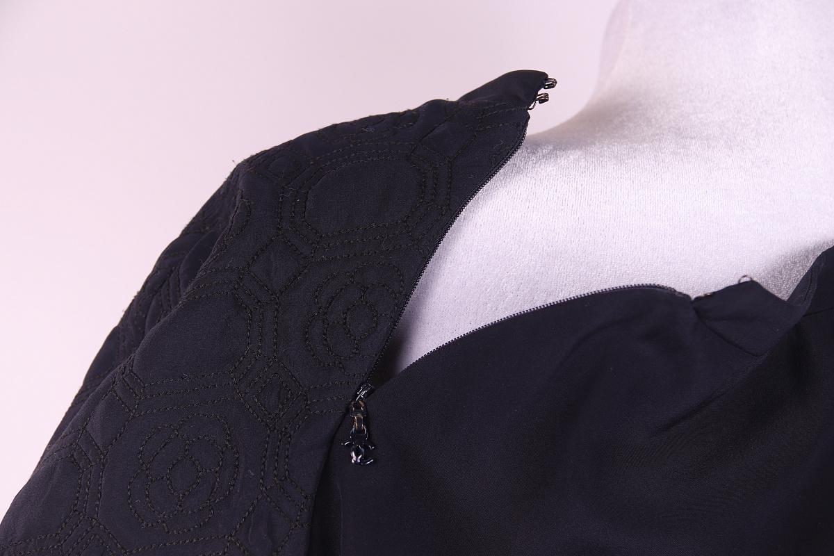 Chanel Navy Blue Floral Quilted Silk Top For Sale 5