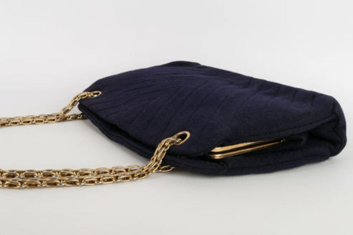 Chanel Navy Blue Jersey Bag In Good Condition In SAINT-OUEN-SUR-SEINE, FR