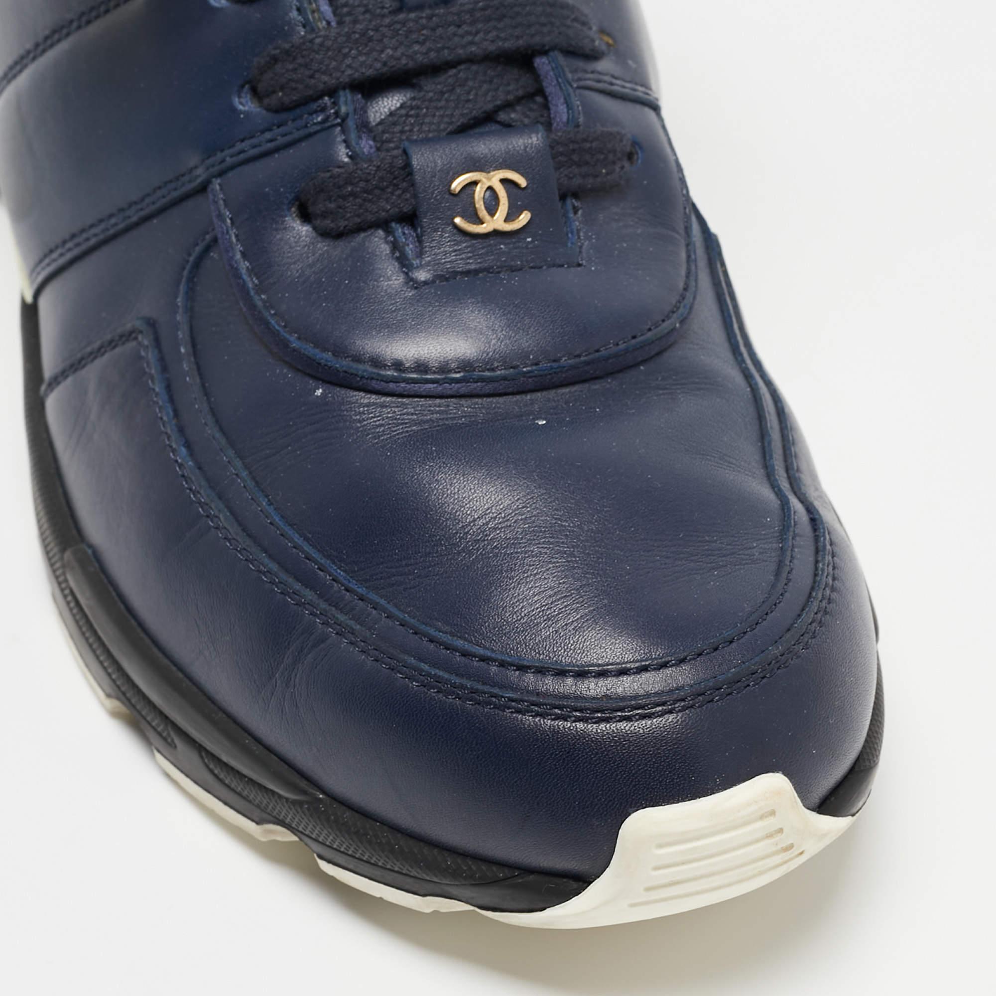 Chanel Navy Blue Leather and Satin CC Low Top Sneakers Size 40.5 For Sale 3