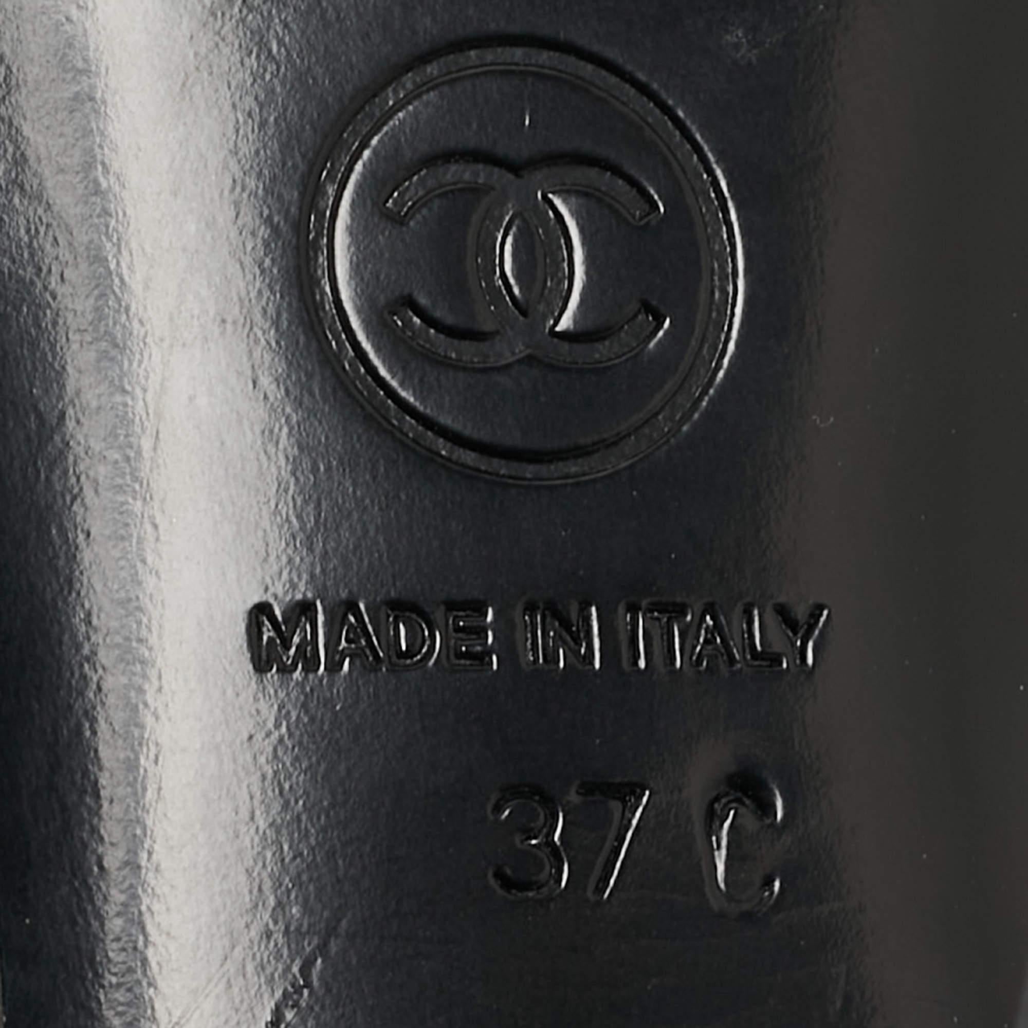 Chanel Navy Blue Leather Camelia Cap Toe Pumps Size 37 For Sale 3