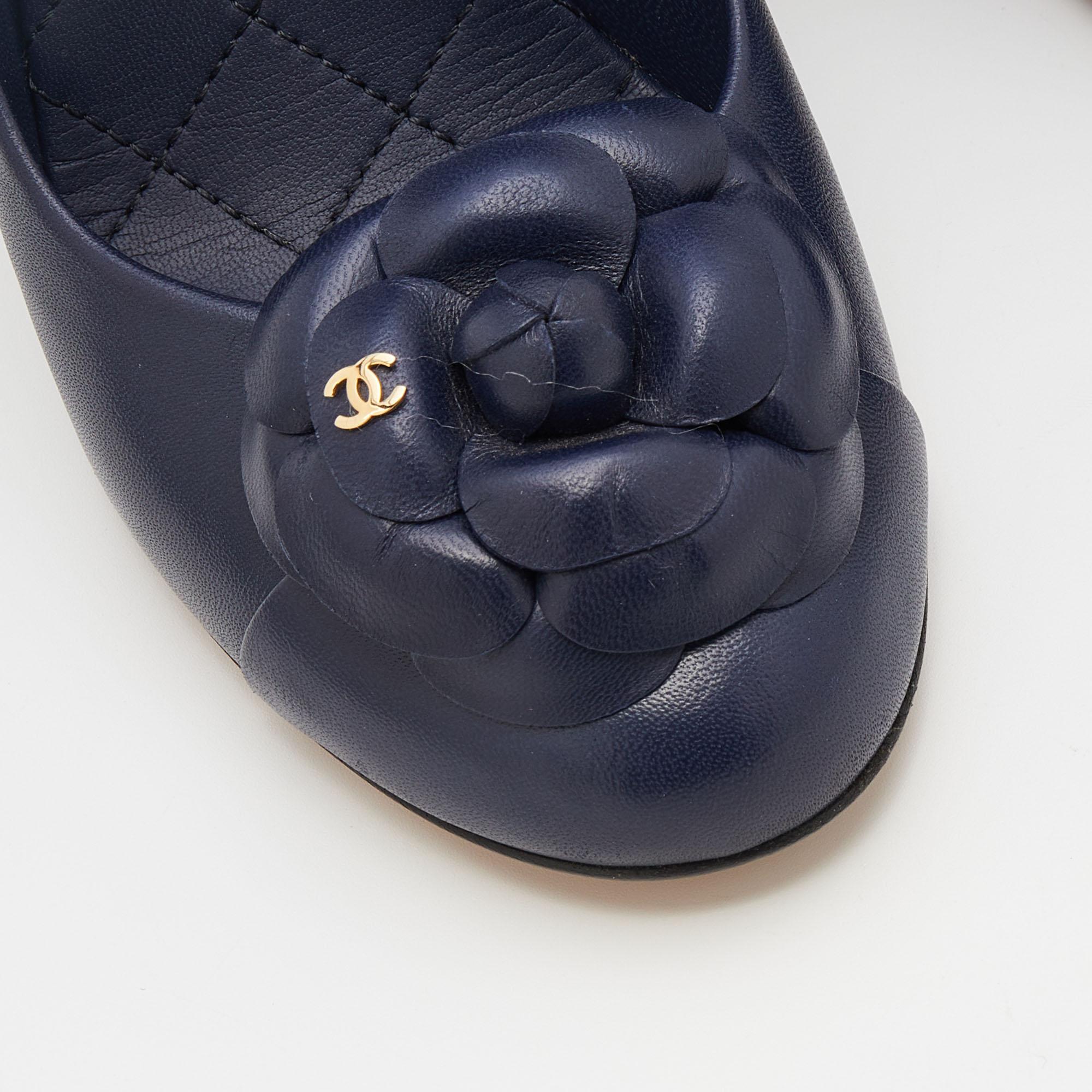 Chanel Navy Blue Leather Camellia Block Heel Pumps Size 39 1