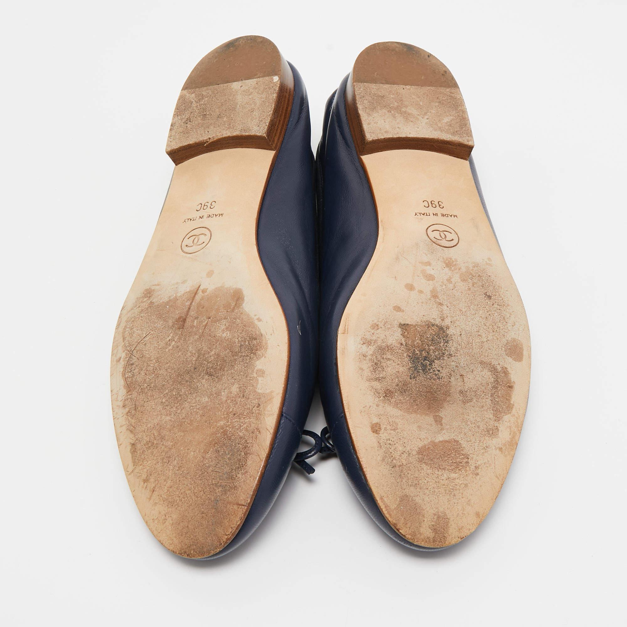 Women's Chanel Navy Blue Leather CC Cap Toe Ballet Flats Size 39
