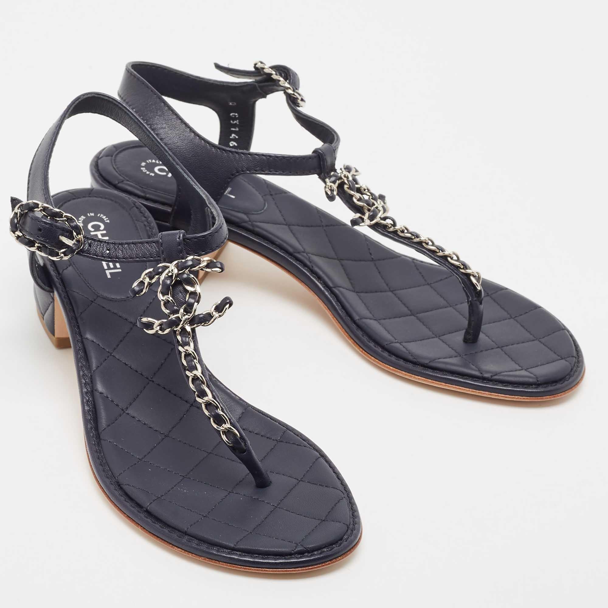 Black Chanel Navy Blue Leather CC Chain Link Thong Sandals Size 37.5