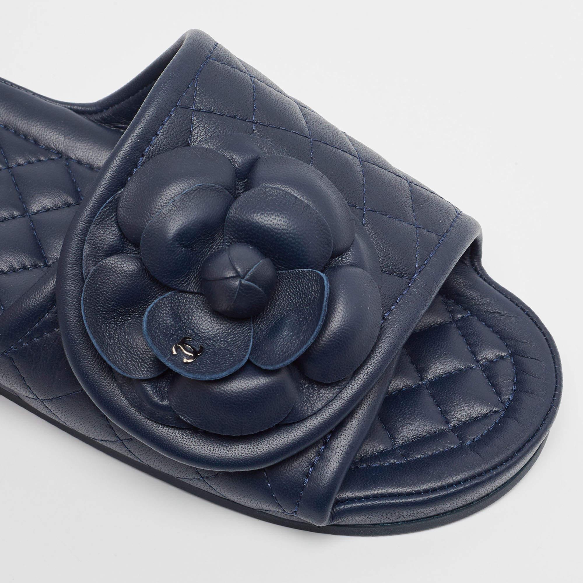 Chanel Sandalias Planas Flor Cuero Azul Marino Talla 37 2