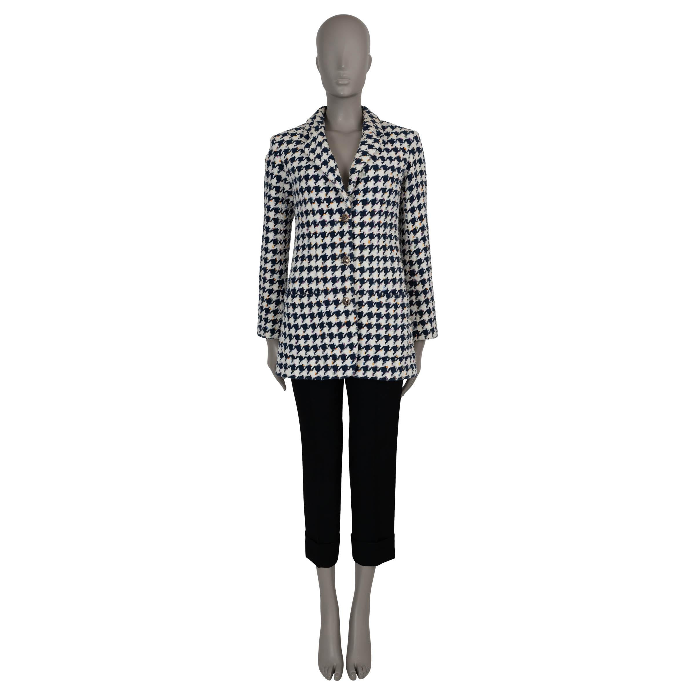 Chanel giacca in cotone blu navy e multi 21P OVERSIZE HOUNDSTOOTH TWEED 34 XS In condizioni ottime in vendita a Zürich, CH