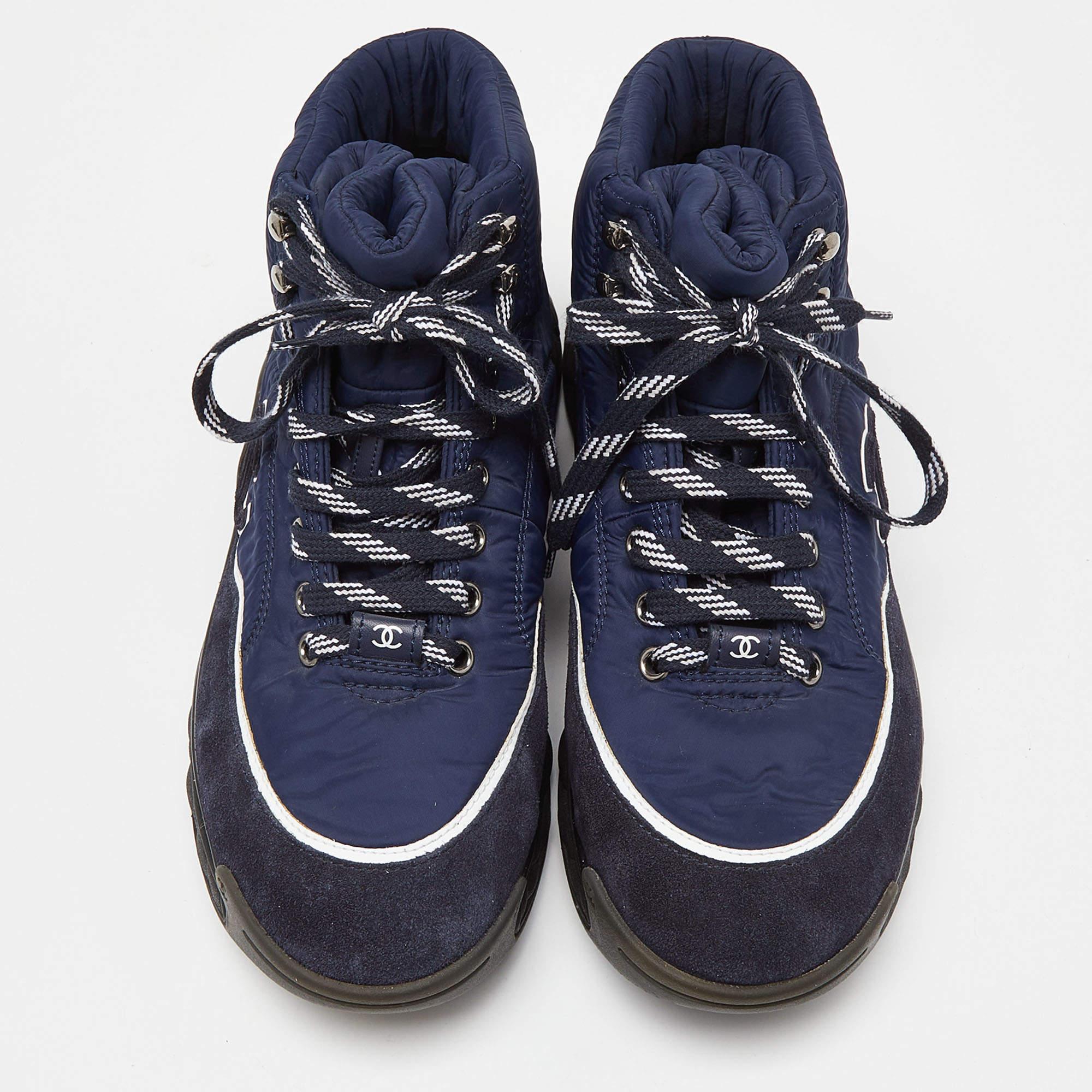 Chanel Navy Blue Nylon and Suede High Top Lace Up Sneakers Size 40 For Sale 1