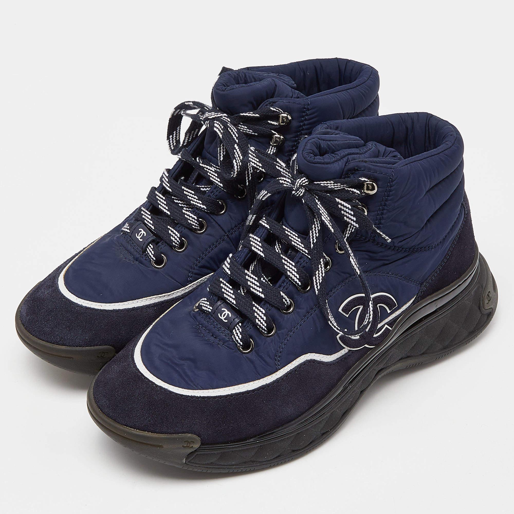 Chanel Navy Blue Nylon and Suede High Top Lace Up Sneakers Size 40 For Sale 2