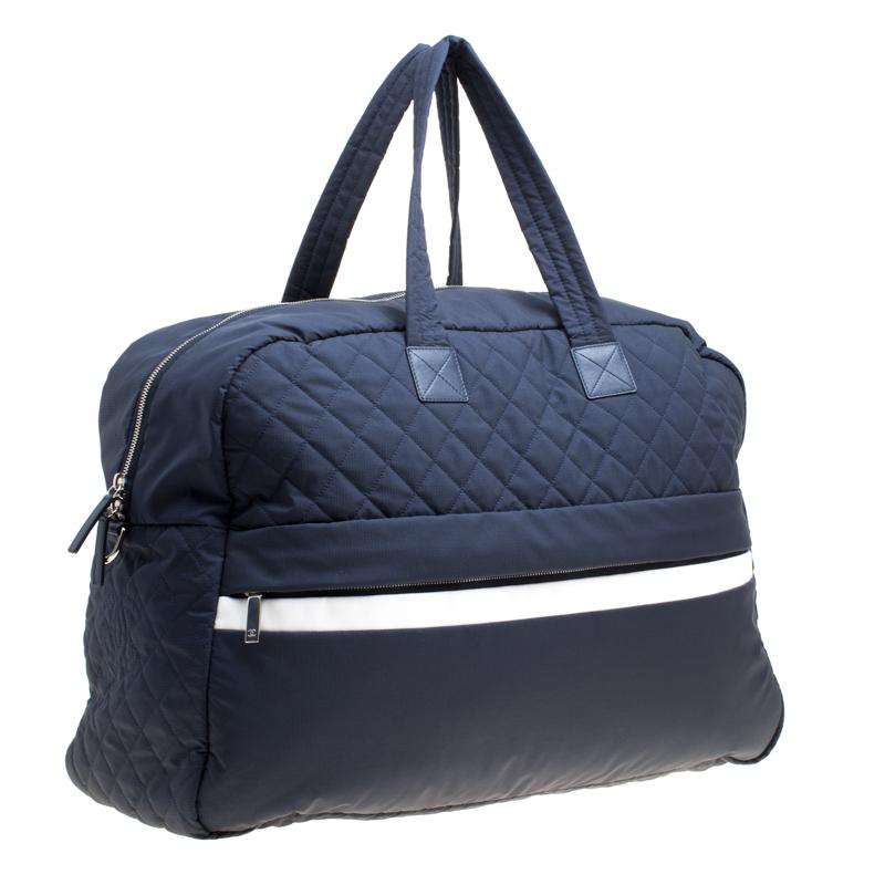 Chanel Navy Blue Nylon Sport Line Front Zip Weekender Travel Bag im Zustand „Neu“ in Dubai, Al Qouz 2