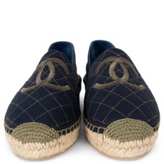 CHANEL marineblaue & olivgrüne Espadrilles aus Canvas, Größe 20P, flache Schuhe, Größe 39 (passt für Größe 38,5)
