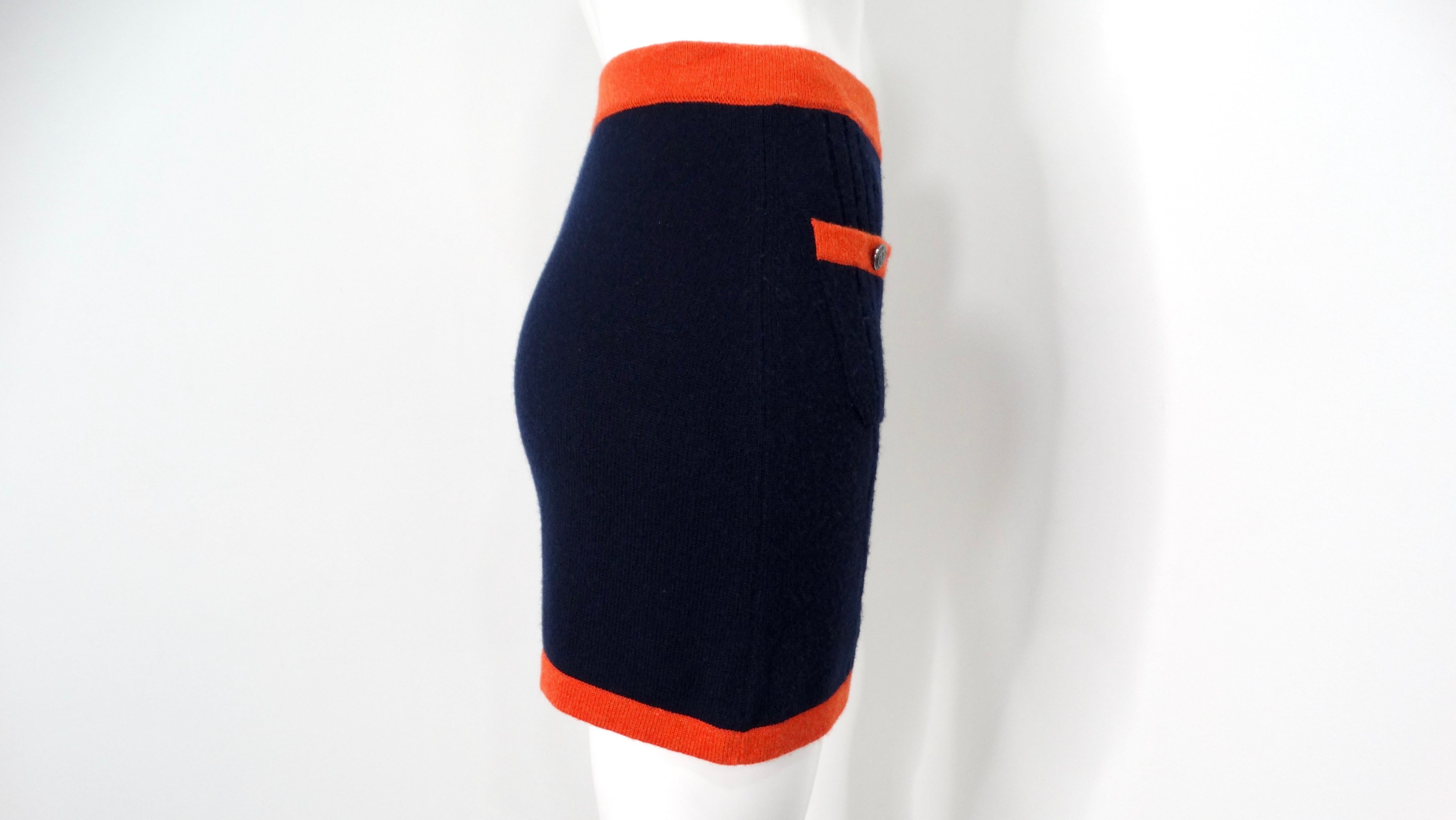Mini gonna in maglia di cashmere blu e arancione di Chanel in vendita 3
