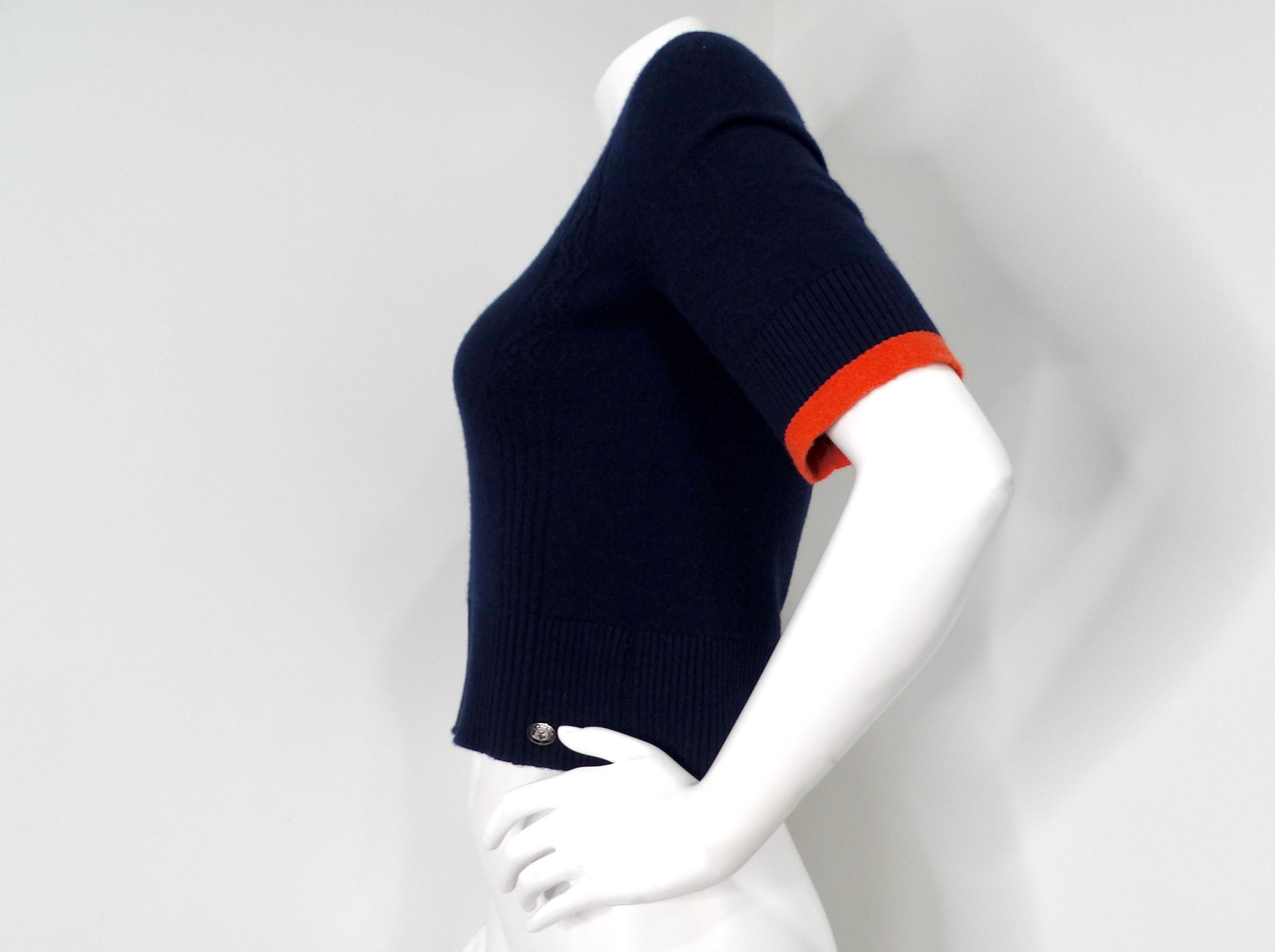 Top Chanel con scollo a V in cashmere blu e arancione in vendita 1