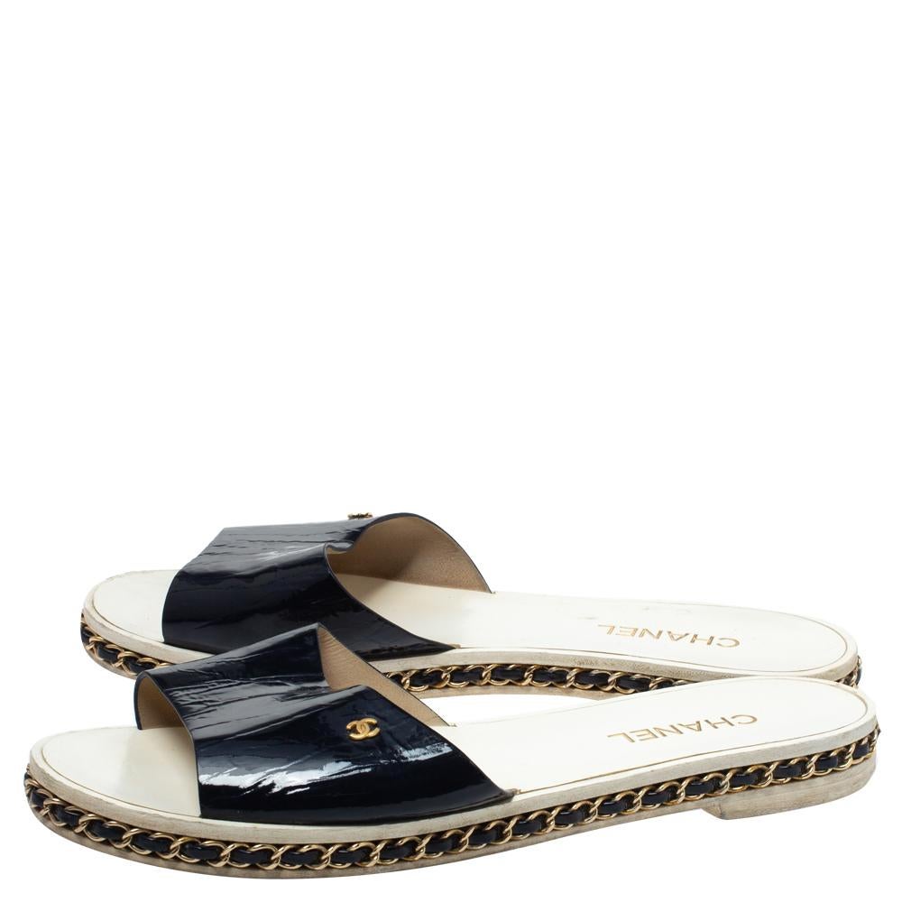 Black Chanel Navy Blue Patent Leather Chain Detail Slide Flat Sandals Size 40