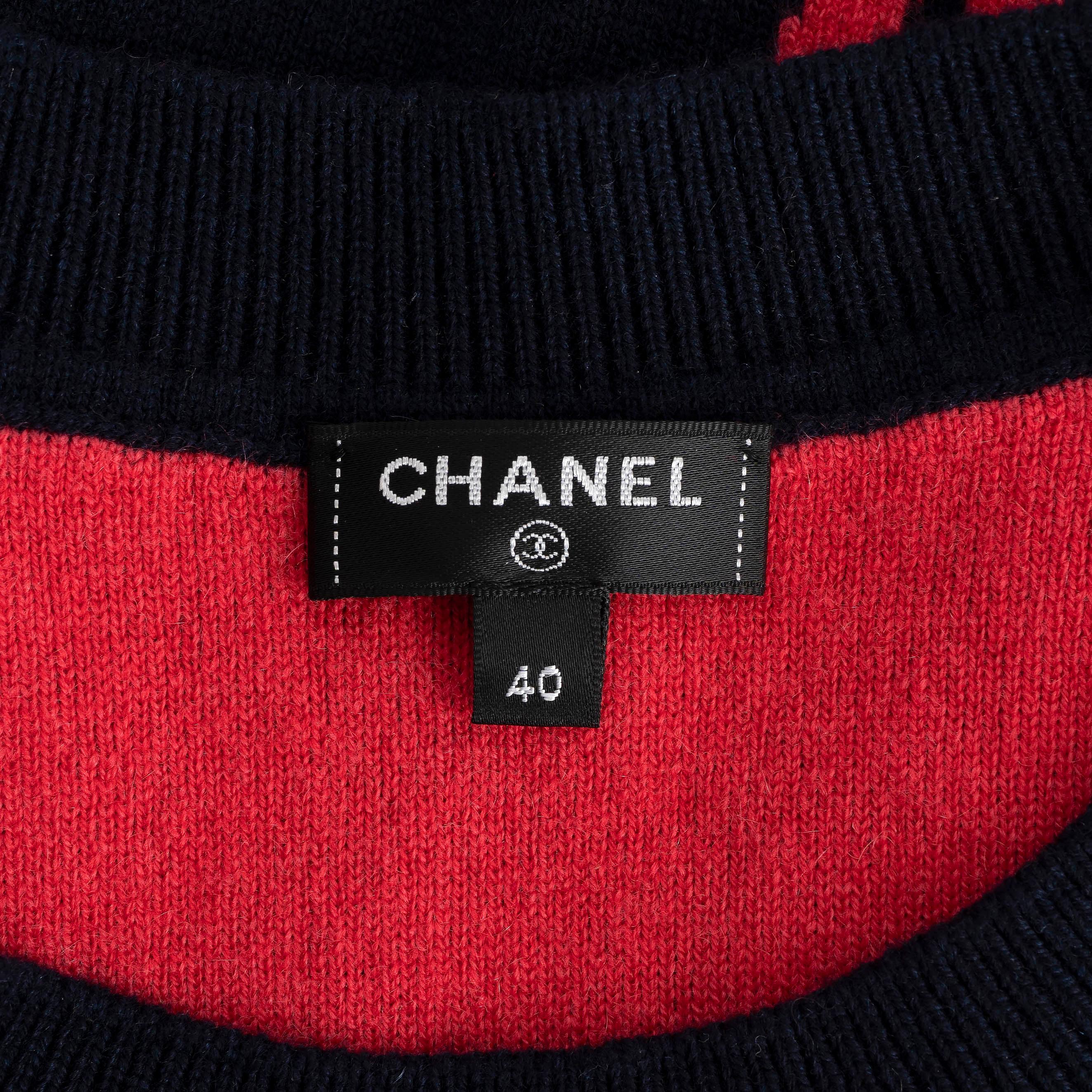 CHANEL navy blue & pink cashmere 21P CC JACQUARD Sweater 40 M For Sale 2