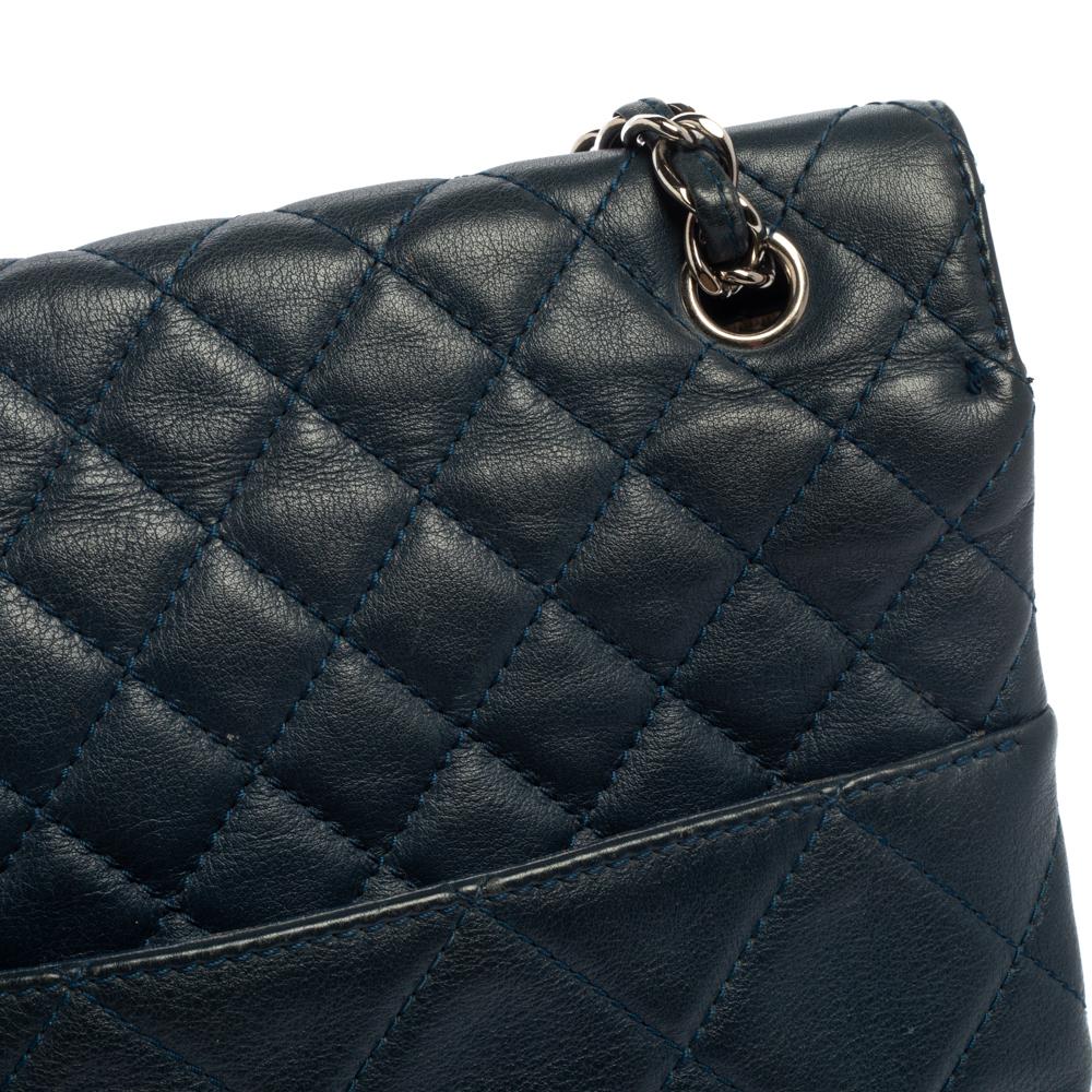 Chanel Navy Blue Quilted Leather In-The-Business Flap Bag 7