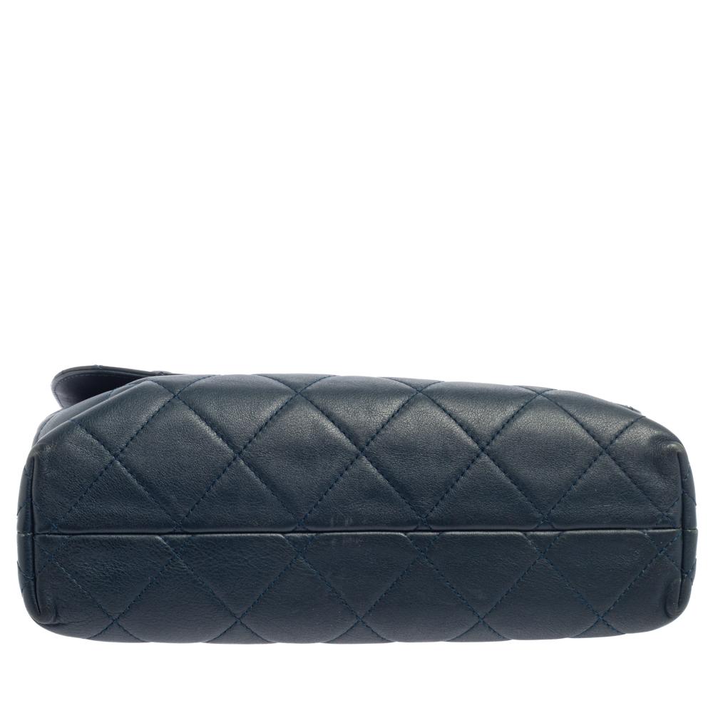 Women's Chanel Navy Blue Quilted Leather In-The-Business Flap Bag