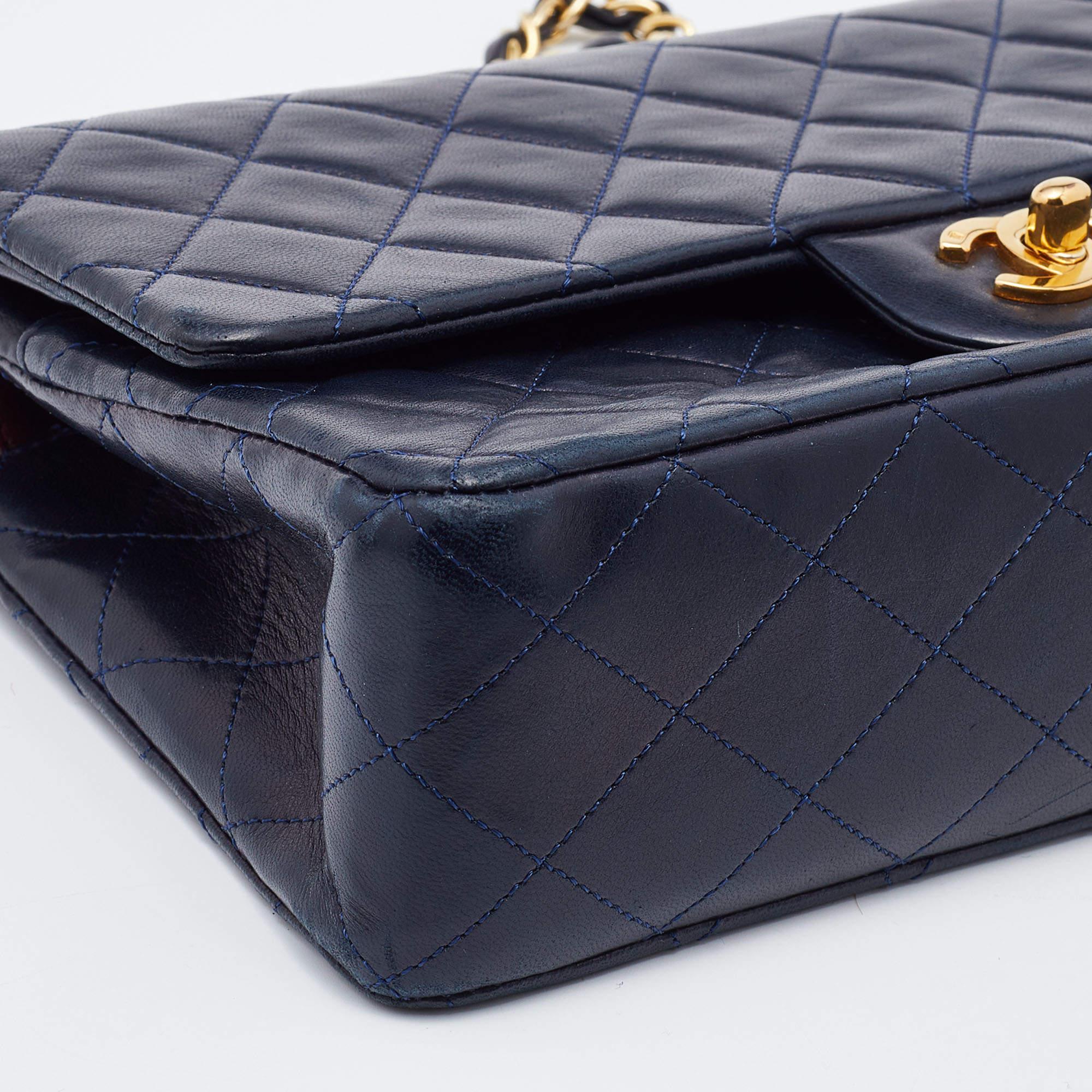 Chanel Navy Blue Quilted Leather Medium Classic Double Flap Bag In Fair Condition In Dubai, Al Qouz 2