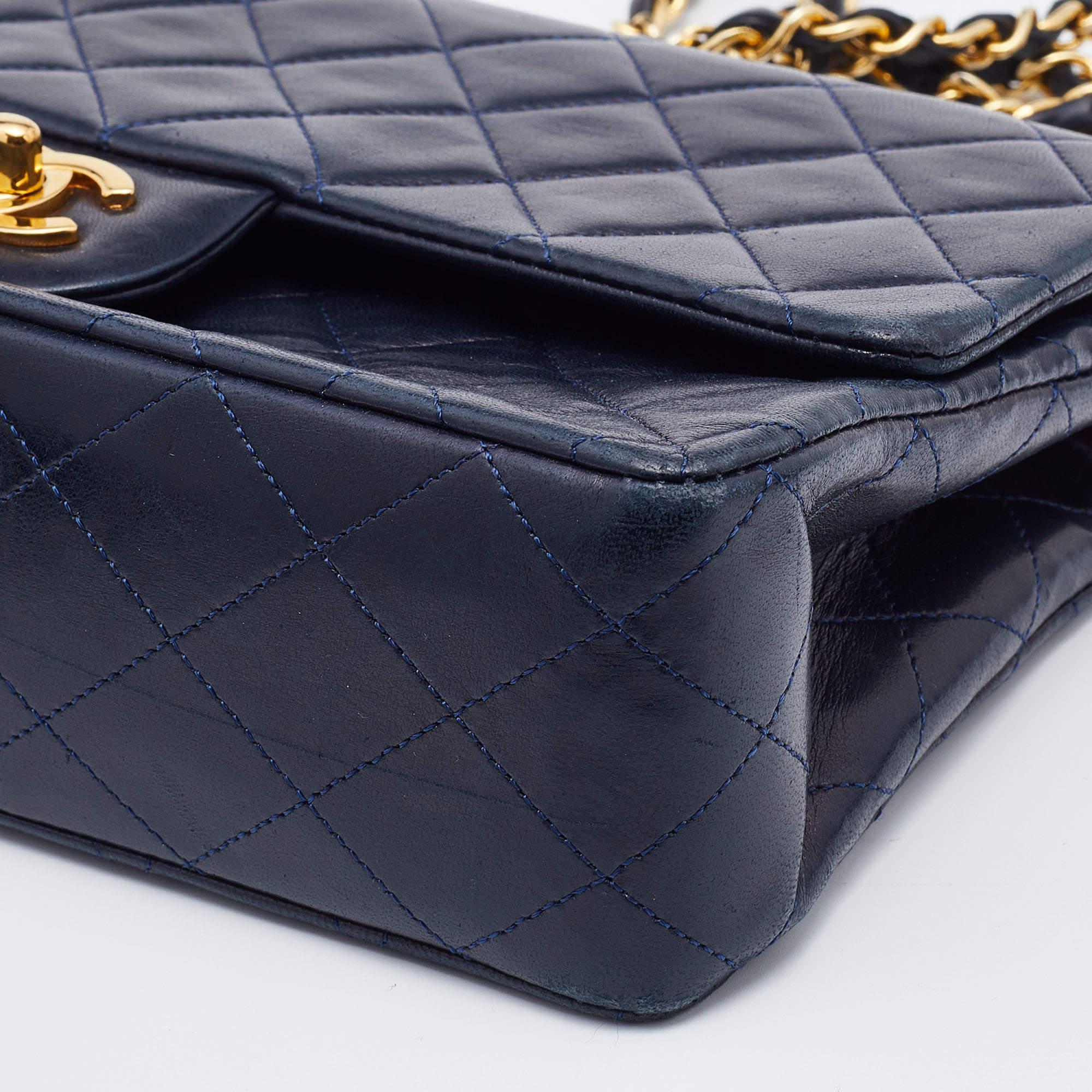 Women's Chanel Navy Blue Quilted Leather Medium Classic Double Flap Bag