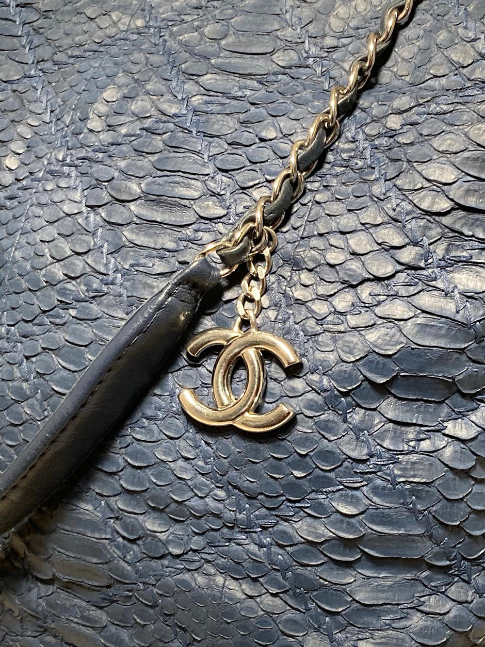 Black Chanel Navy Blue Quilted Matte Snakeskin Tote For Sale